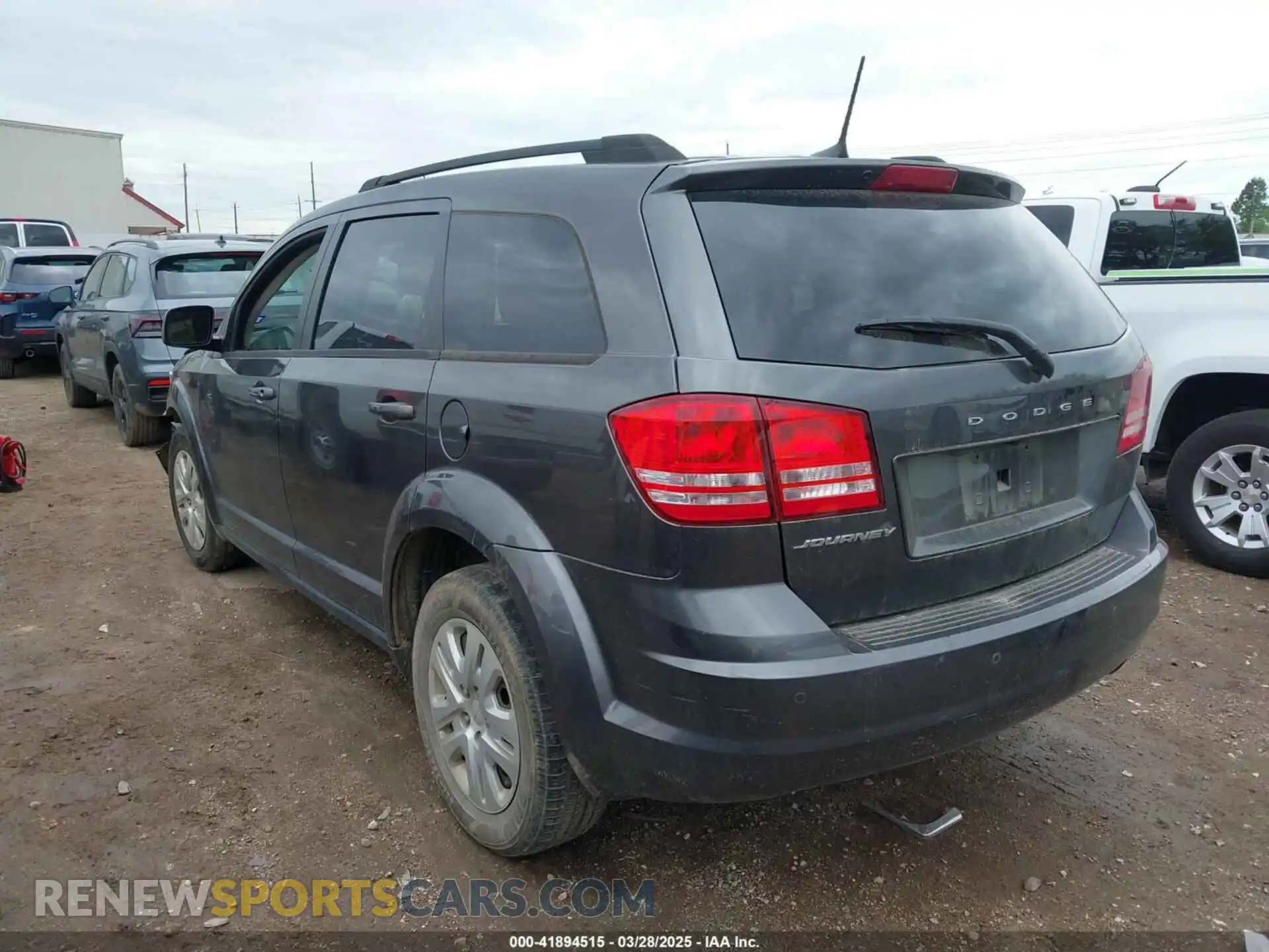 3 Photograph of a damaged car 3C4PDCAB2LT202088 DODGE JOURNEY 2020
