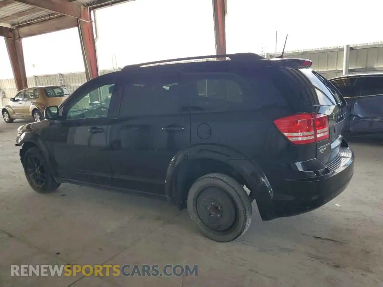 2 Photograph of a damaged car 3C4PDCAB2LT202608 DODGE JOURNEY 2020