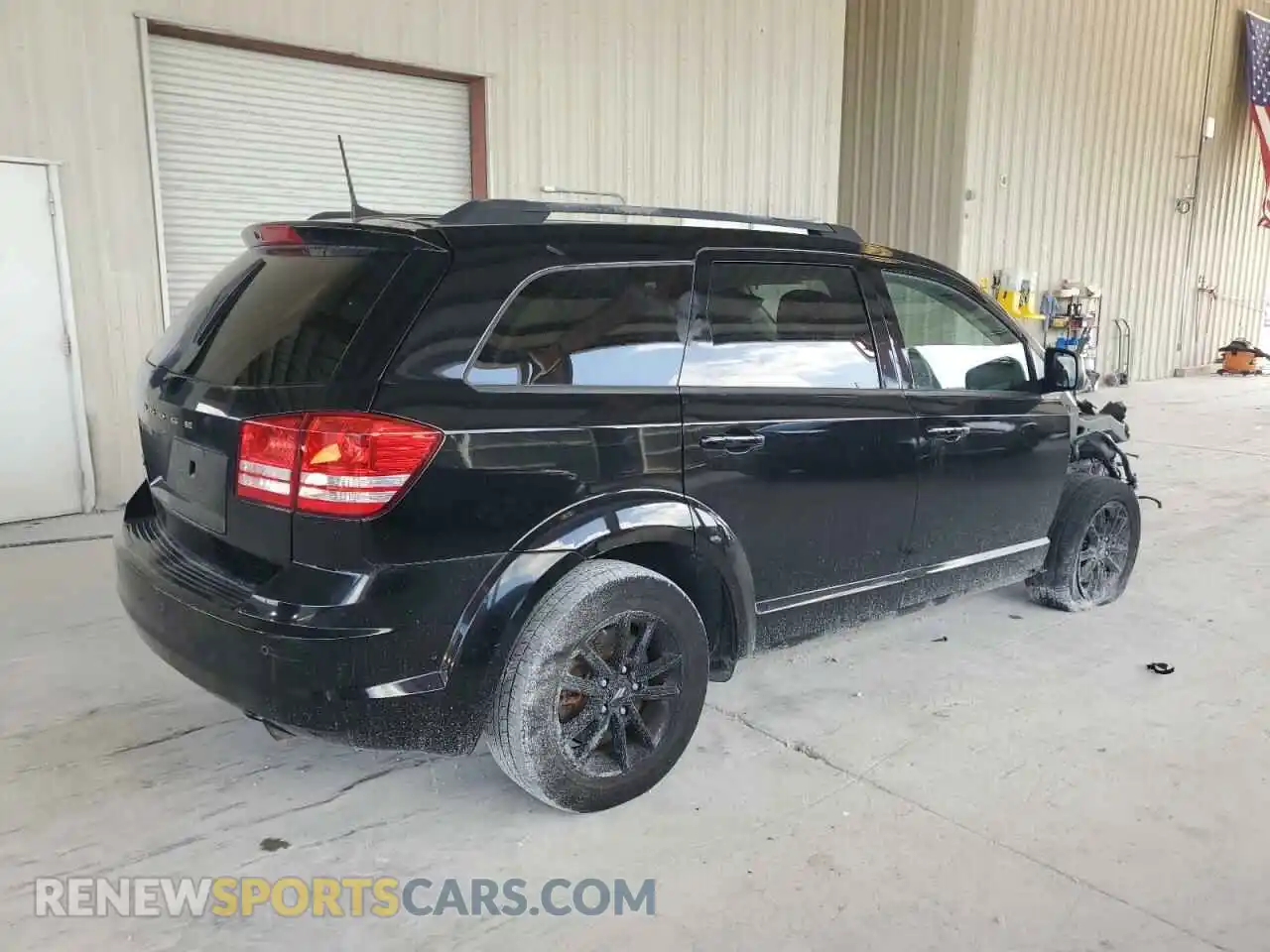 3 Photograph of a damaged car 3C4PDCAB2LT202608 DODGE JOURNEY 2020