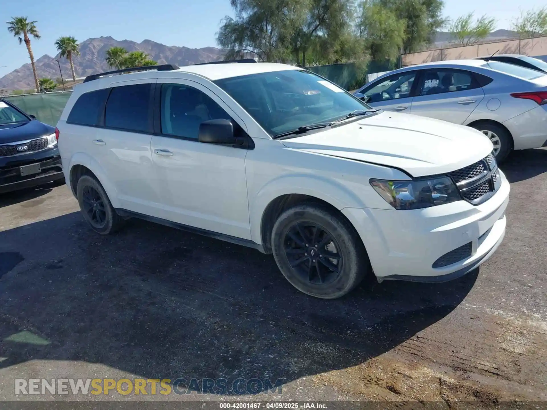 1 Photograph of a damaged car 3C4PDCAB2LT273467 DODGE JOURNEY 2020