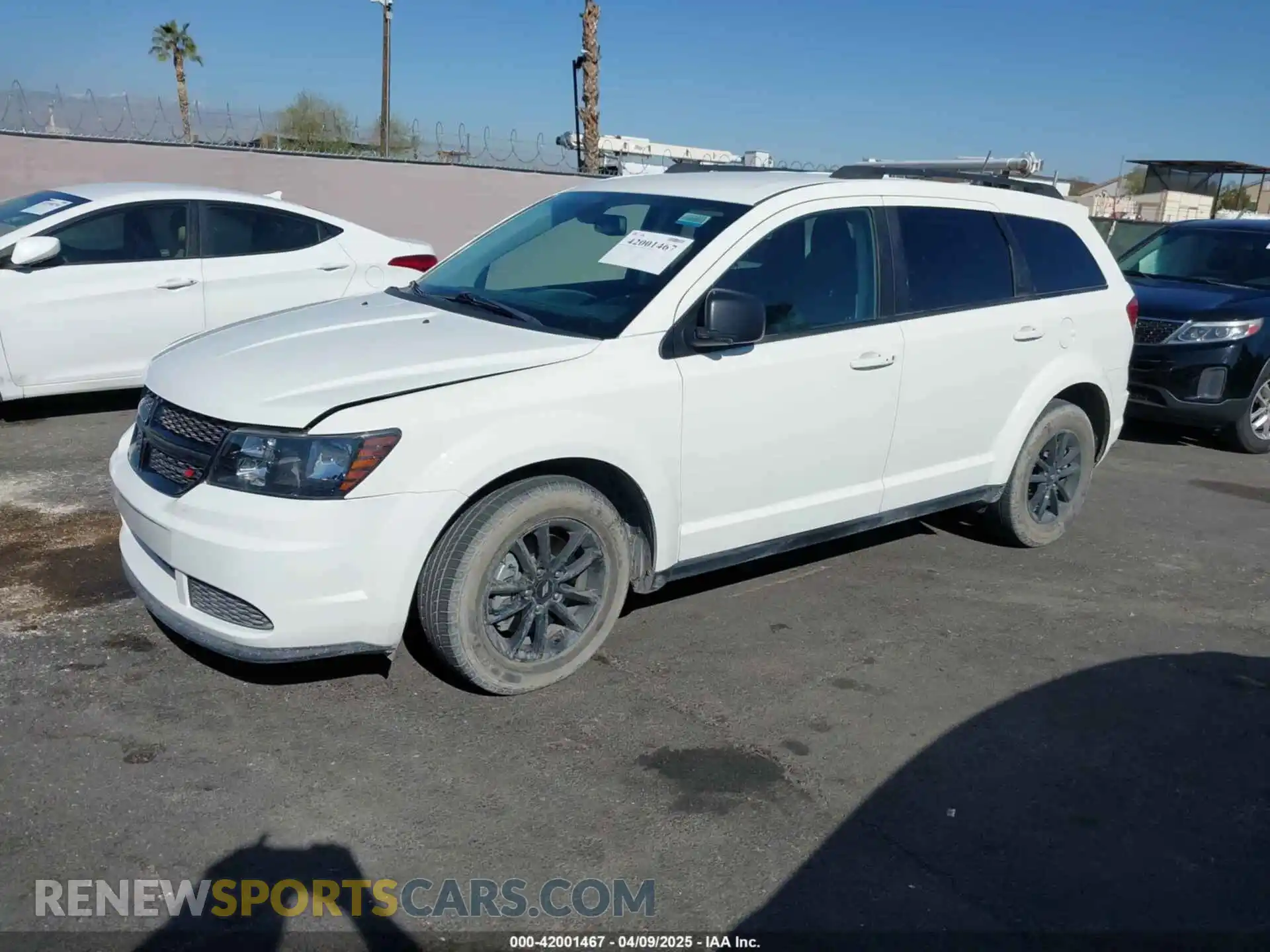 2 Photograph of a damaged car 3C4PDCAB2LT273467 DODGE JOURNEY 2020
