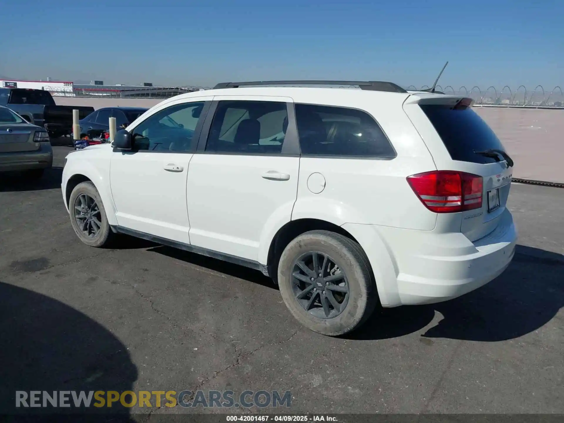 3 Photograph of a damaged car 3C4PDCAB2LT273467 DODGE JOURNEY 2020