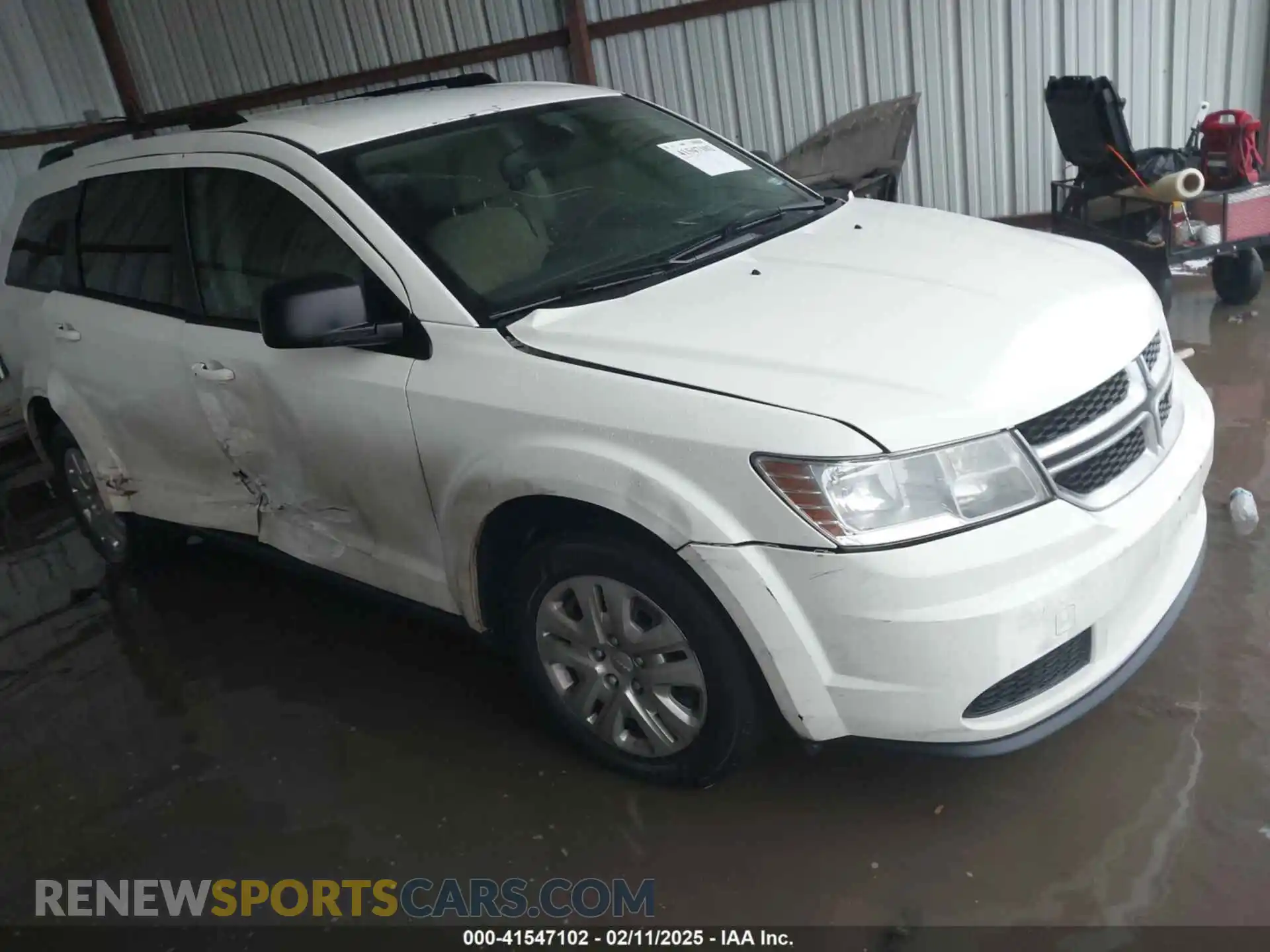 1 Photograph of a damaged car 3C4PDCAB3LT183311 DODGE JOURNEY 2020