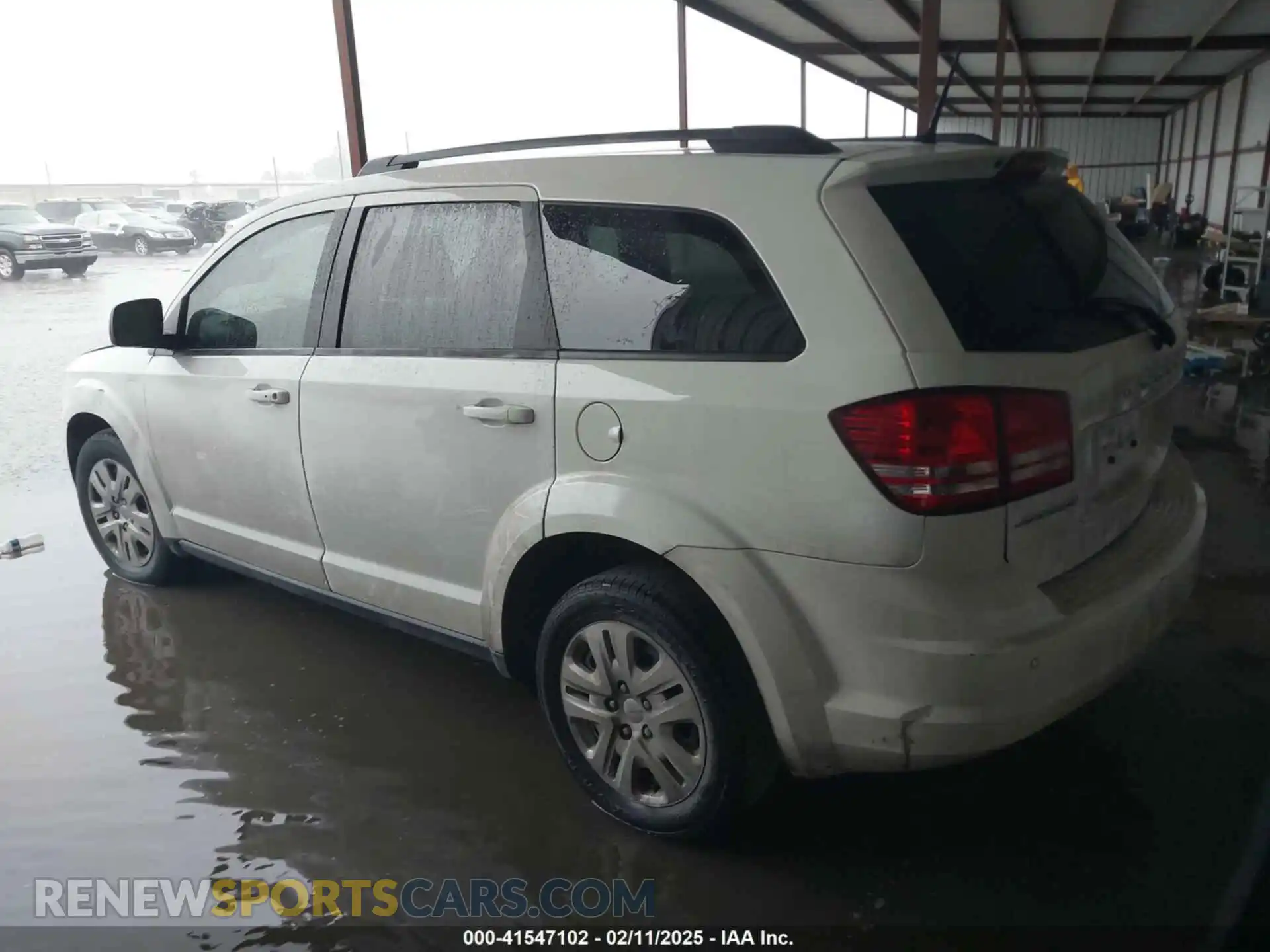 3 Photograph of a damaged car 3C4PDCAB3LT183311 DODGE JOURNEY 2020