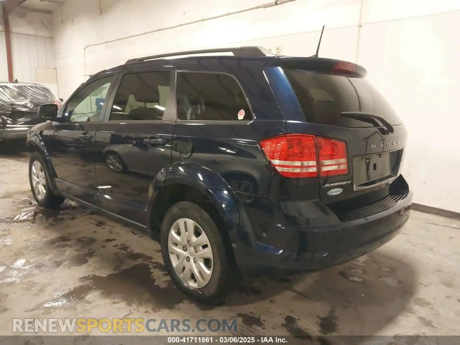 3 Photograph of a damaged car 3C4PDCAB4LT262776 DODGE JOURNEY 2020