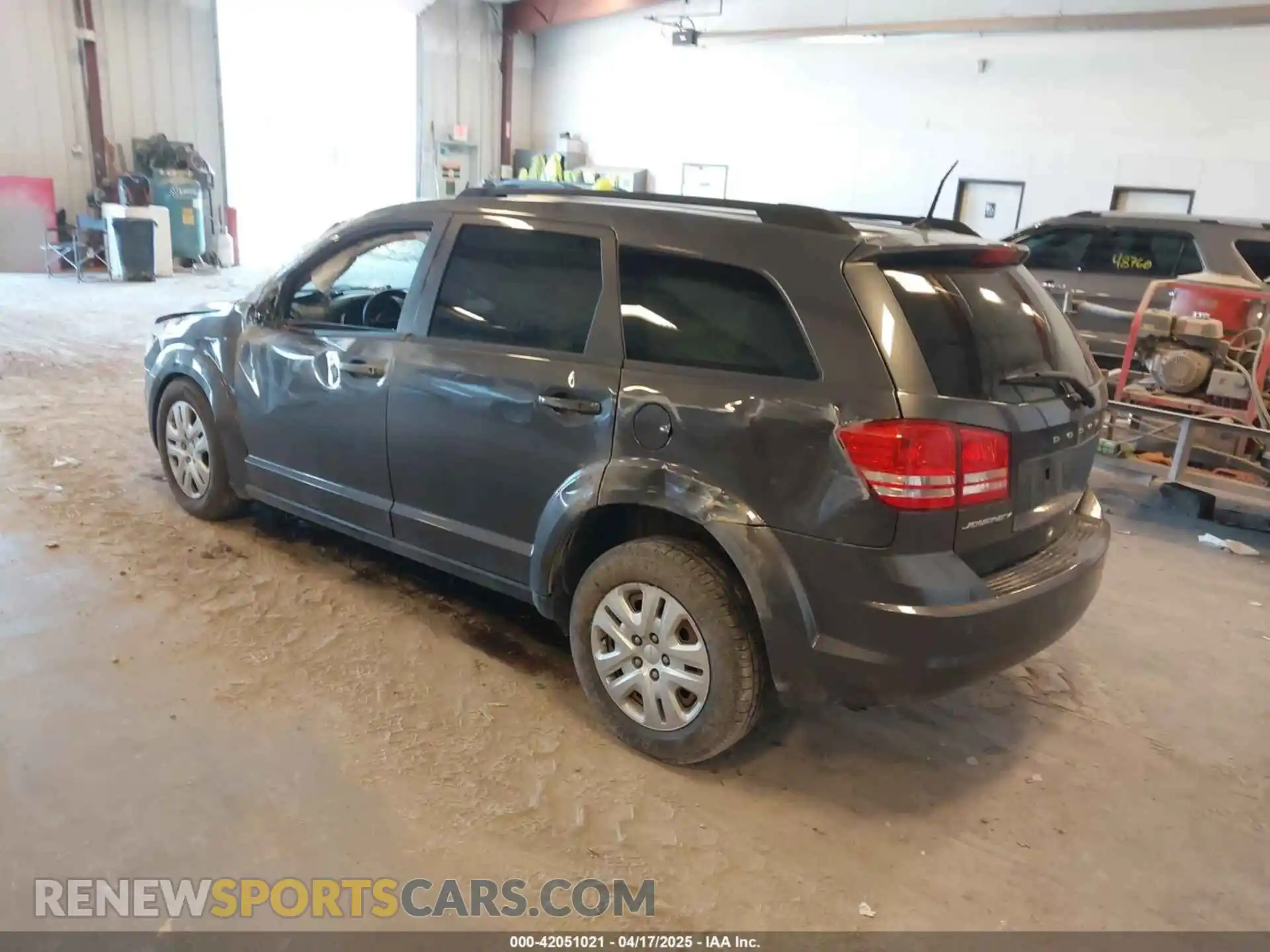 3 Photograph of a damaged car 3C4PDCAB6LT264416 DODGE JOURNEY 2020