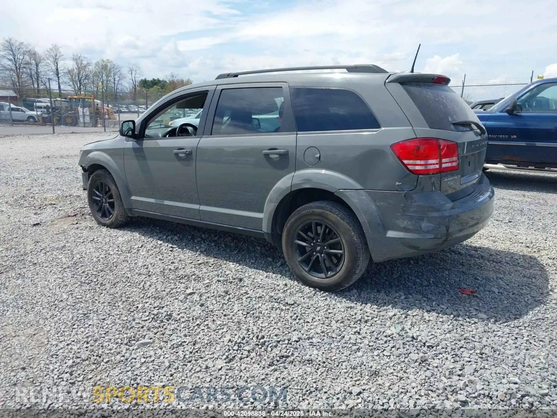 3 Photograph of a damaged car 3C4PDCAB6LT273651 DODGE JOURNEY 2020