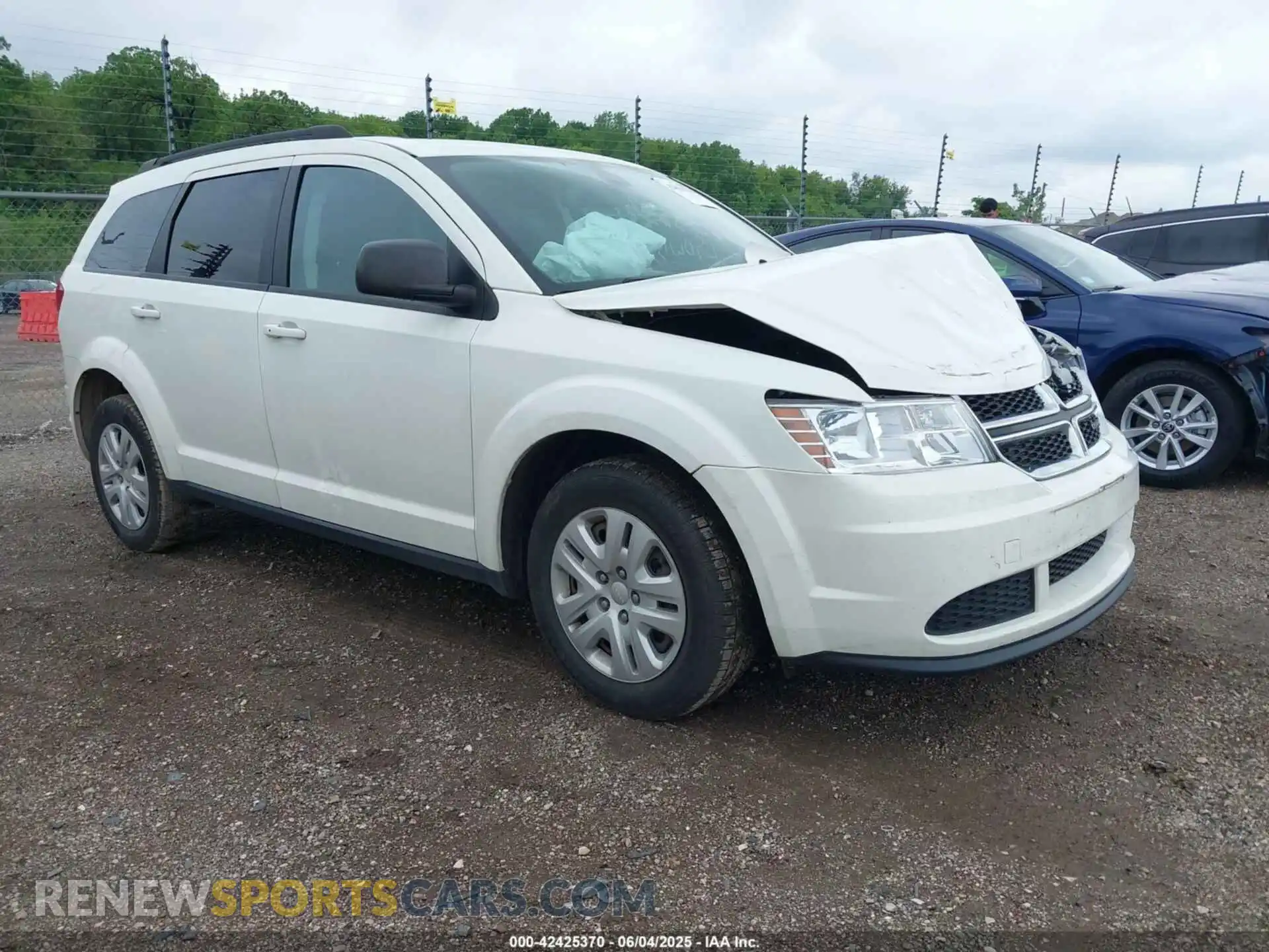 1 Photograph of a damaged car 3C4PDCAB8LT270380 DODGE JOURNEY 2020