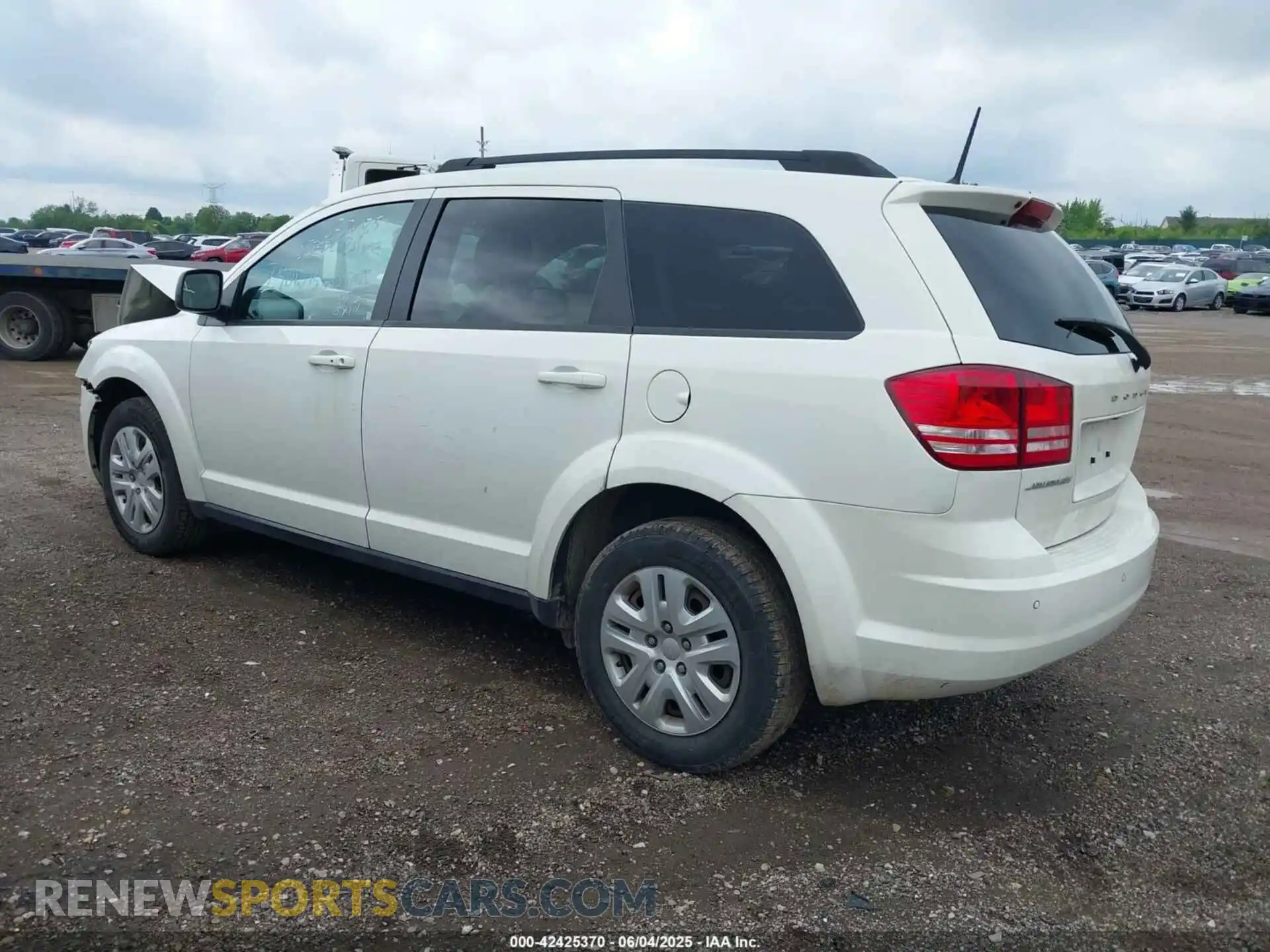 3 Photograph of a damaged car 3C4PDCAB8LT270380 DODGE JOURNEY 2020