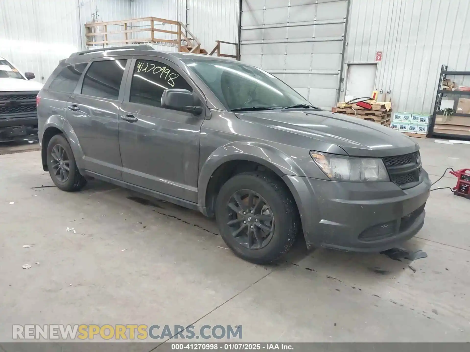 1 Photograph of a damaged car 3C4PDCAB9LT201682 DODGE JOURNEY 2020