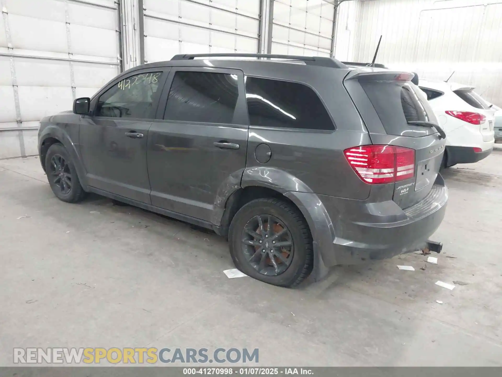 3 Photograph of a damaged car 3C4PDCAB9LT201682 DODGE JOURNEY 2020