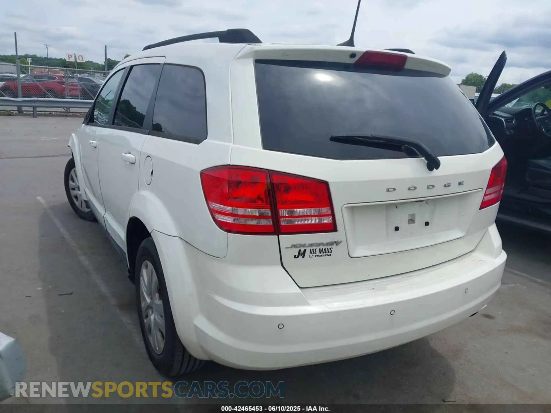 3 Photograph of a damaged car 3C4PDCAB9LT243513 DODGE JOURNEY 2020