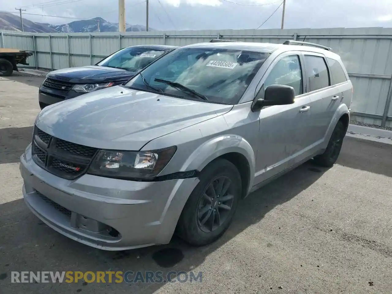 1 Photograph of a damaged car 3C4PDCAB9LT275975 DODGE JOURNEY 2020