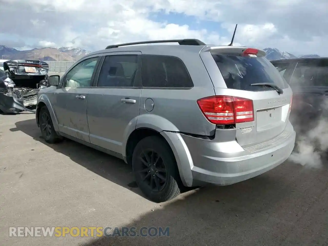2 Photograph of a damaged car 3C4PDCAB9LT275975 DODGE JOURNEY 2020