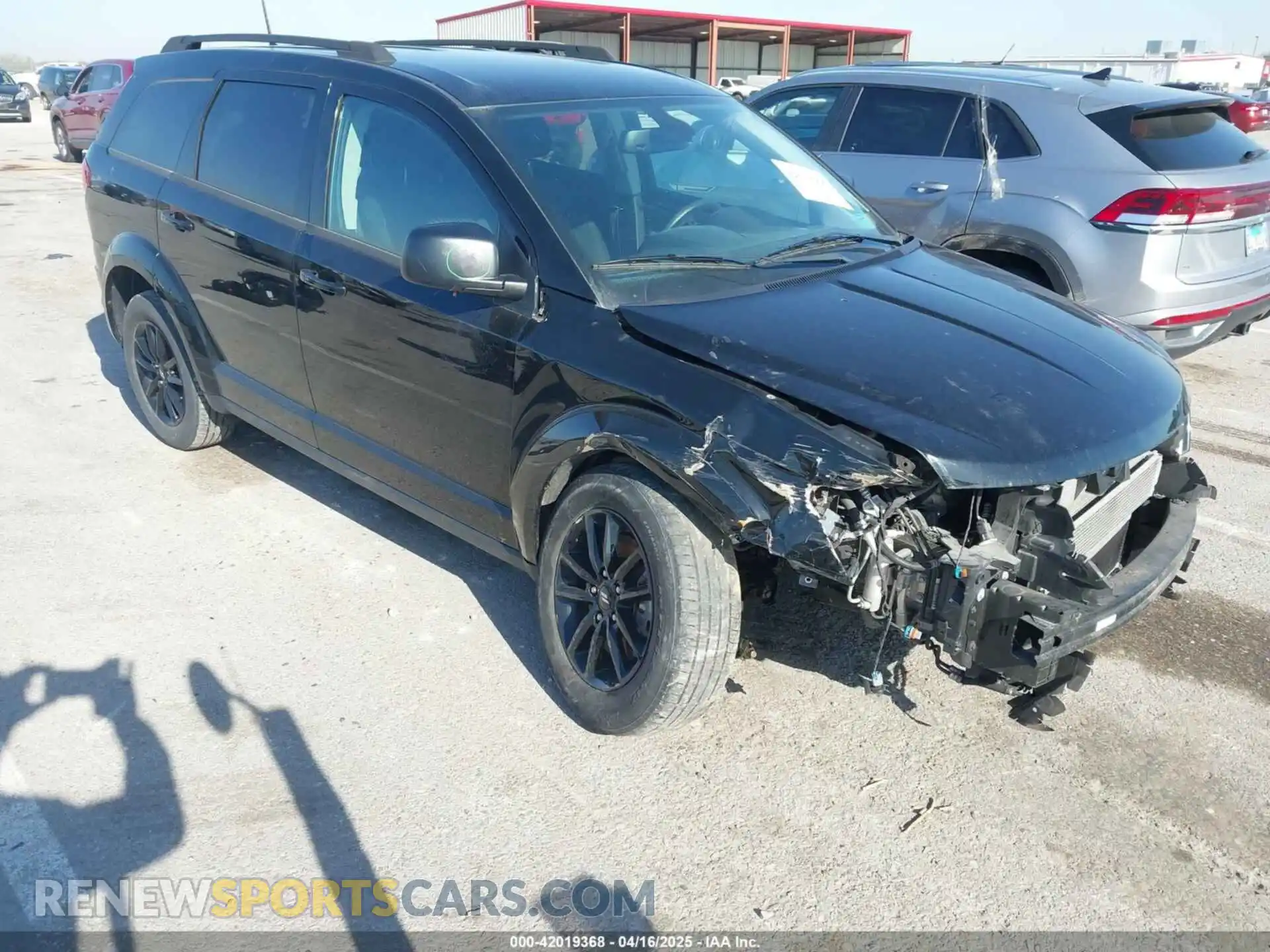 1 Photograph of a damaged car 3C4PDCABXLT202596 DODGE JOURNEY 2020