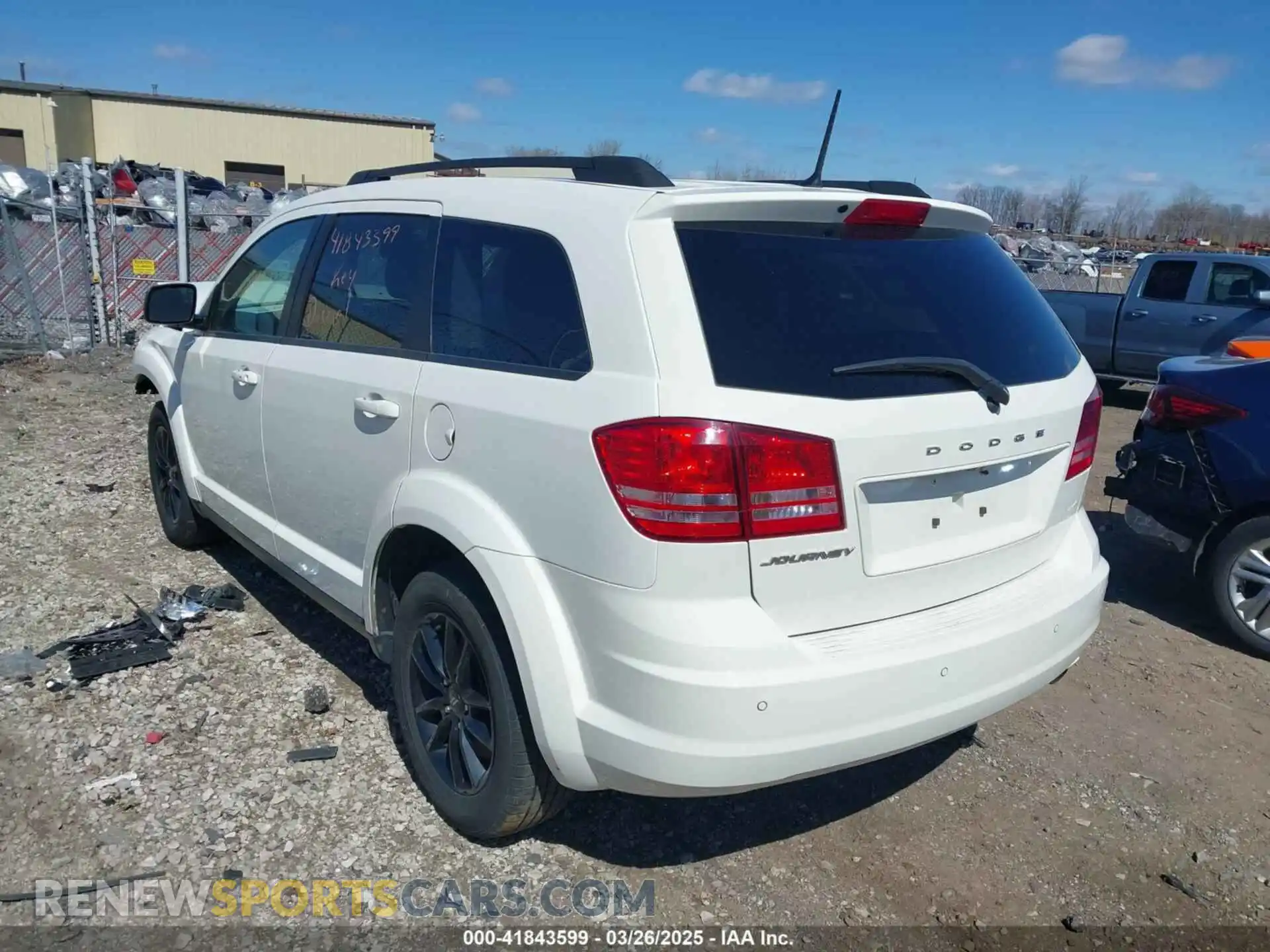 3 Photograph of a damaged car 3C4PDCABXLT265228 DODGE JOURNEY 2020
