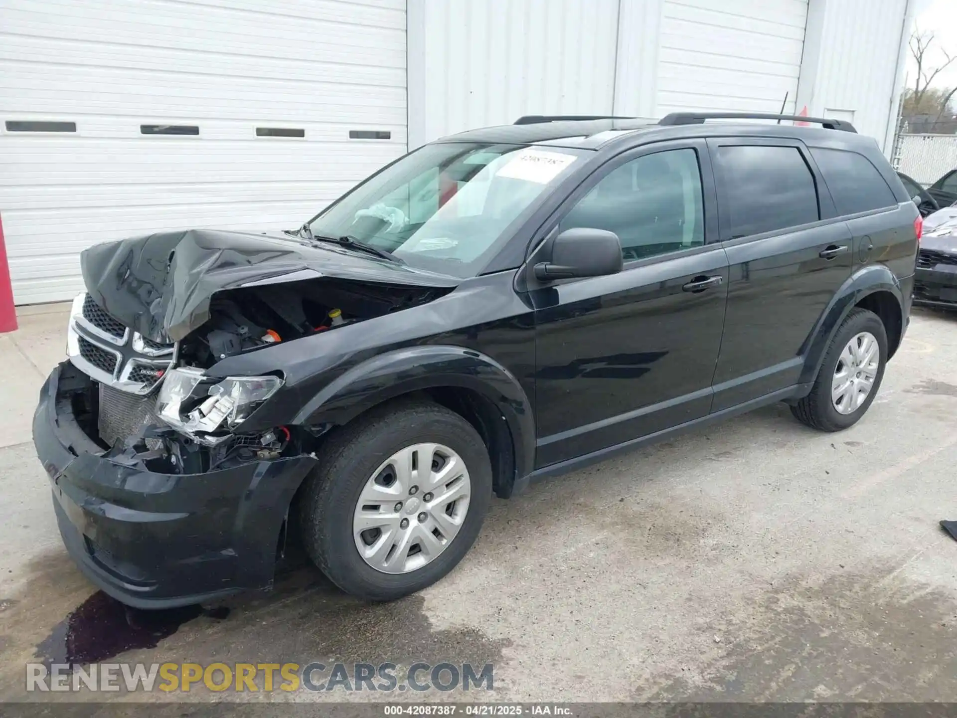 2 Photograph of a damaged car 3C4PDCABXLT274611 DODGE JOURNEY 2020