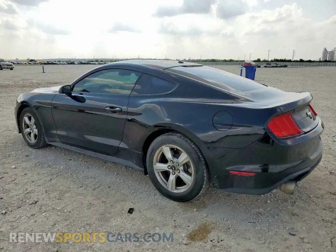 2 fotografías del automóvil dañado 1FA6P8TH3K5178213 FORD ALL Models 2019