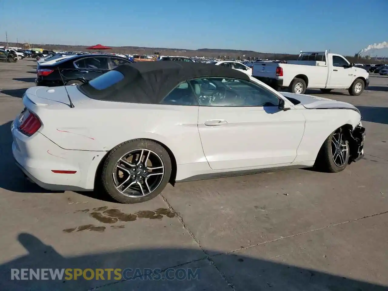 3 Photograph of a damaged car 1FATP8UH0K5104233 FORD ALL Models 2019