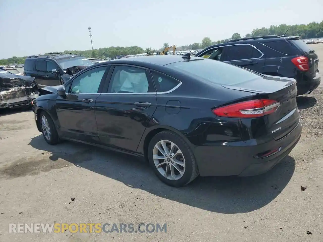 2 Фотография поврежденного автомобиля 3FA6P0HD5KR203648 FORD ALL Models 2019