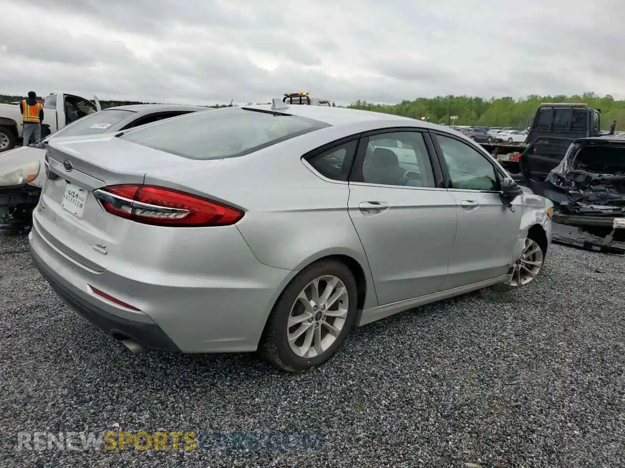 3 Photograph of a damaged car 3FA6P0HD7KR160656 FORD ALL Models 2019