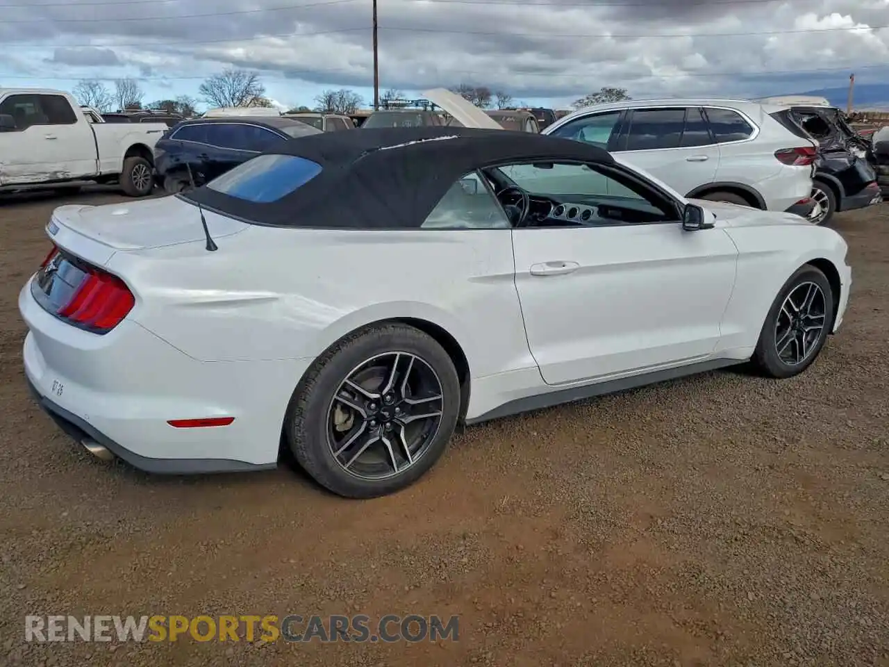 3 fotografías del automóvil dañado 1FATP8UH3P5111152 FORD ALL Models 2023