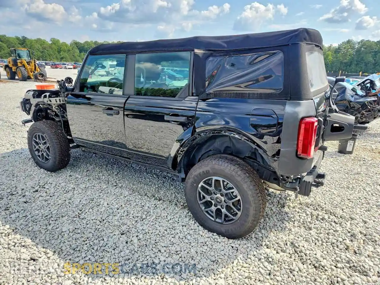 2 fotografías del automóvil dañado 1FMDE5BH0MLA61884 FORD BRONCO 2021