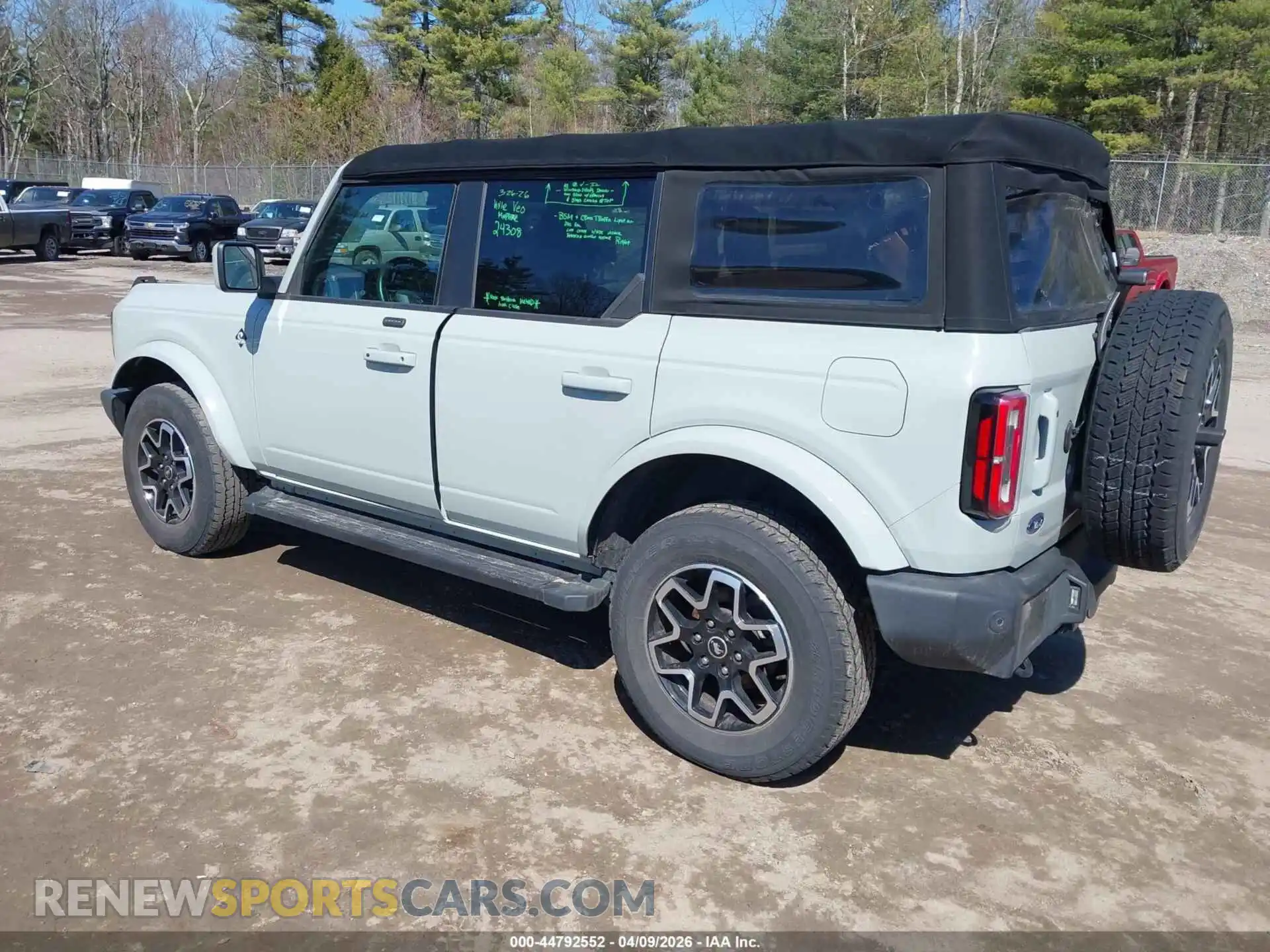 3 Photograph of a damaged car 1FMDE5BH2MLA68691 FORD BRONCO 2021