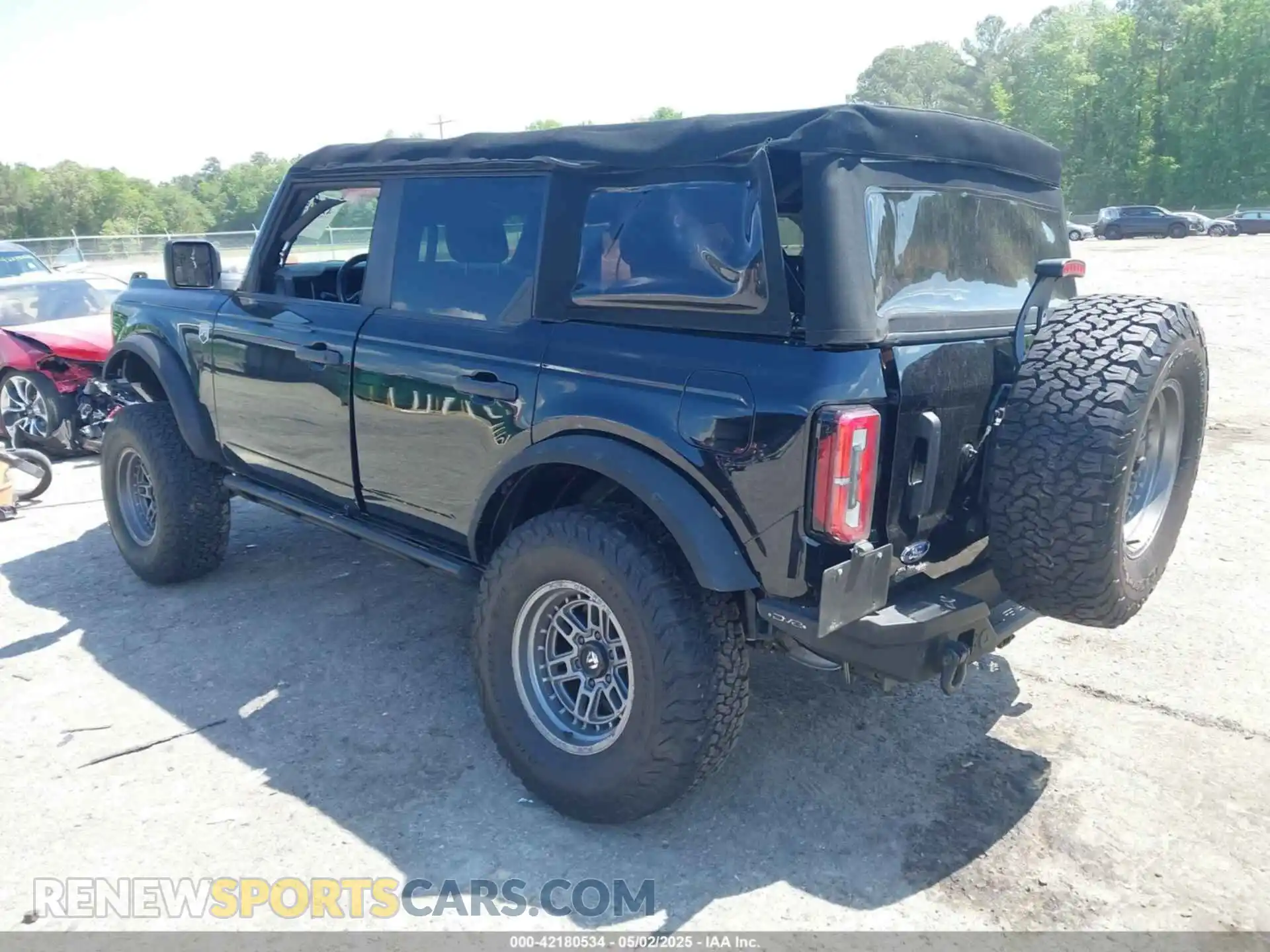 3 Photograph of a damaged car 1FMDE5BH2MLB03794 FORD BRONCO 2021