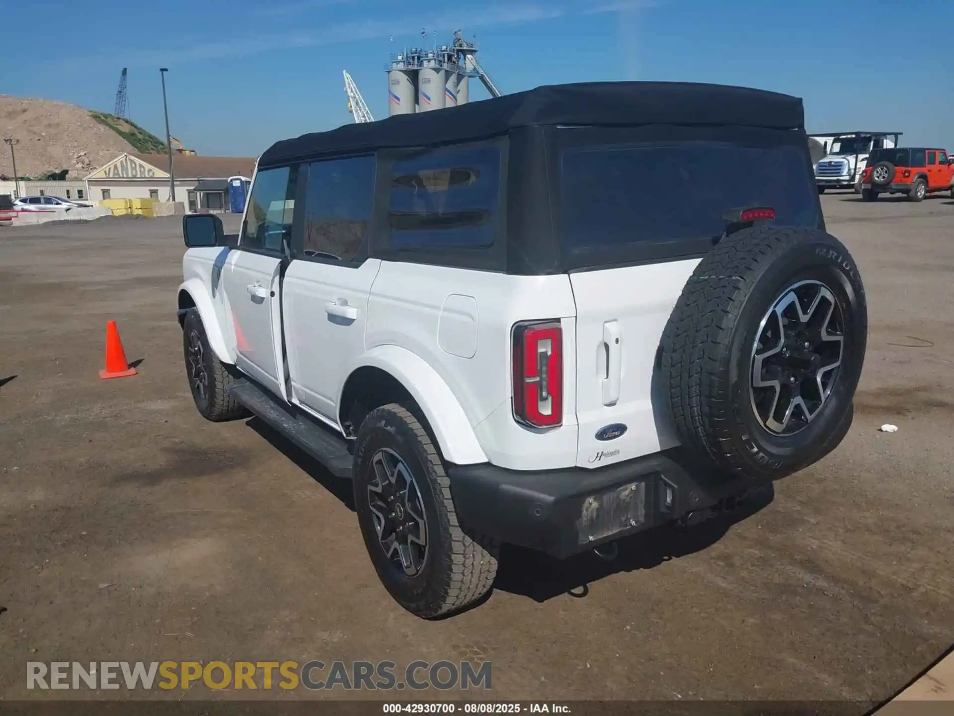 3 fotografías del automóvil dañado 1FMDE5BH8MLA63043 FORD BRONCO 2021