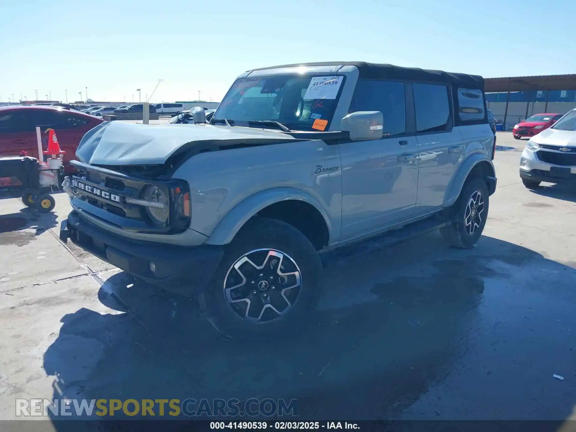 2 fotografías del automóvil dañado 1FMDE5BHXMLB06040 FORD BRONCO 2021