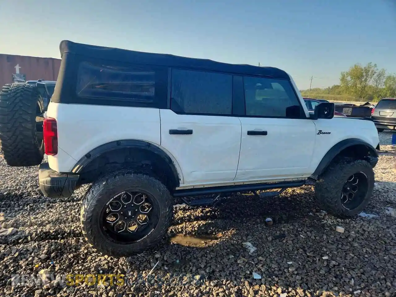 3 Photograph of a damaged car 1FMEE5BH1MLB06965 FORD BRONCO 2021