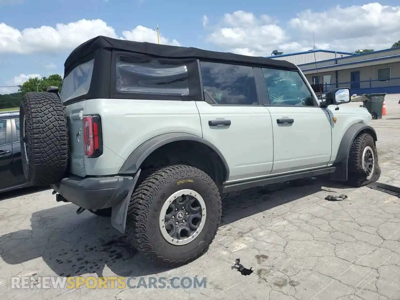 3 Photograph of a damaged car 1FMEE5DP4MLA85792 FORD BRONCO 2021