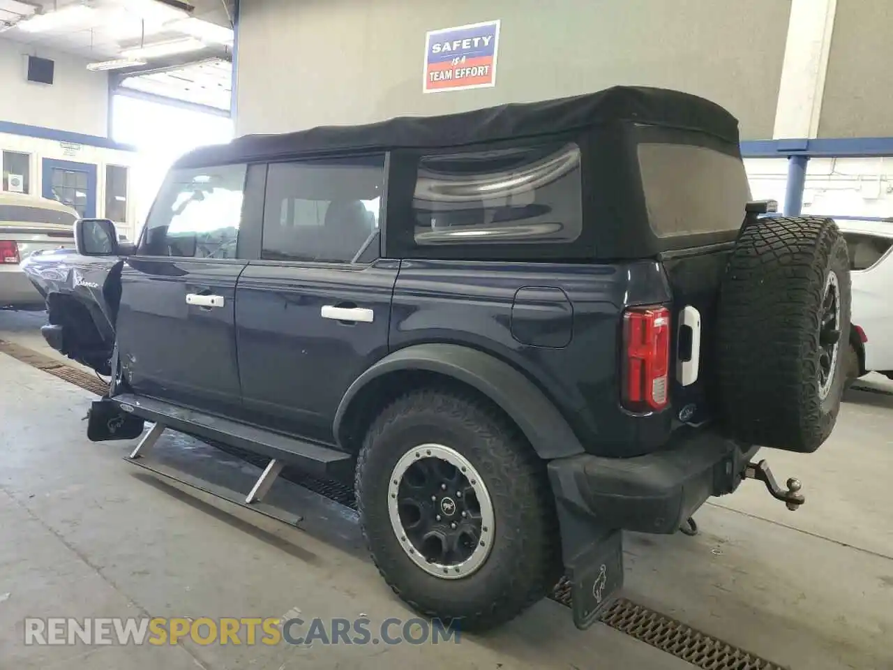 2 Photograph of a damaged car 1FMEE5DP8MLA86069 FORD BRONCO 2021
