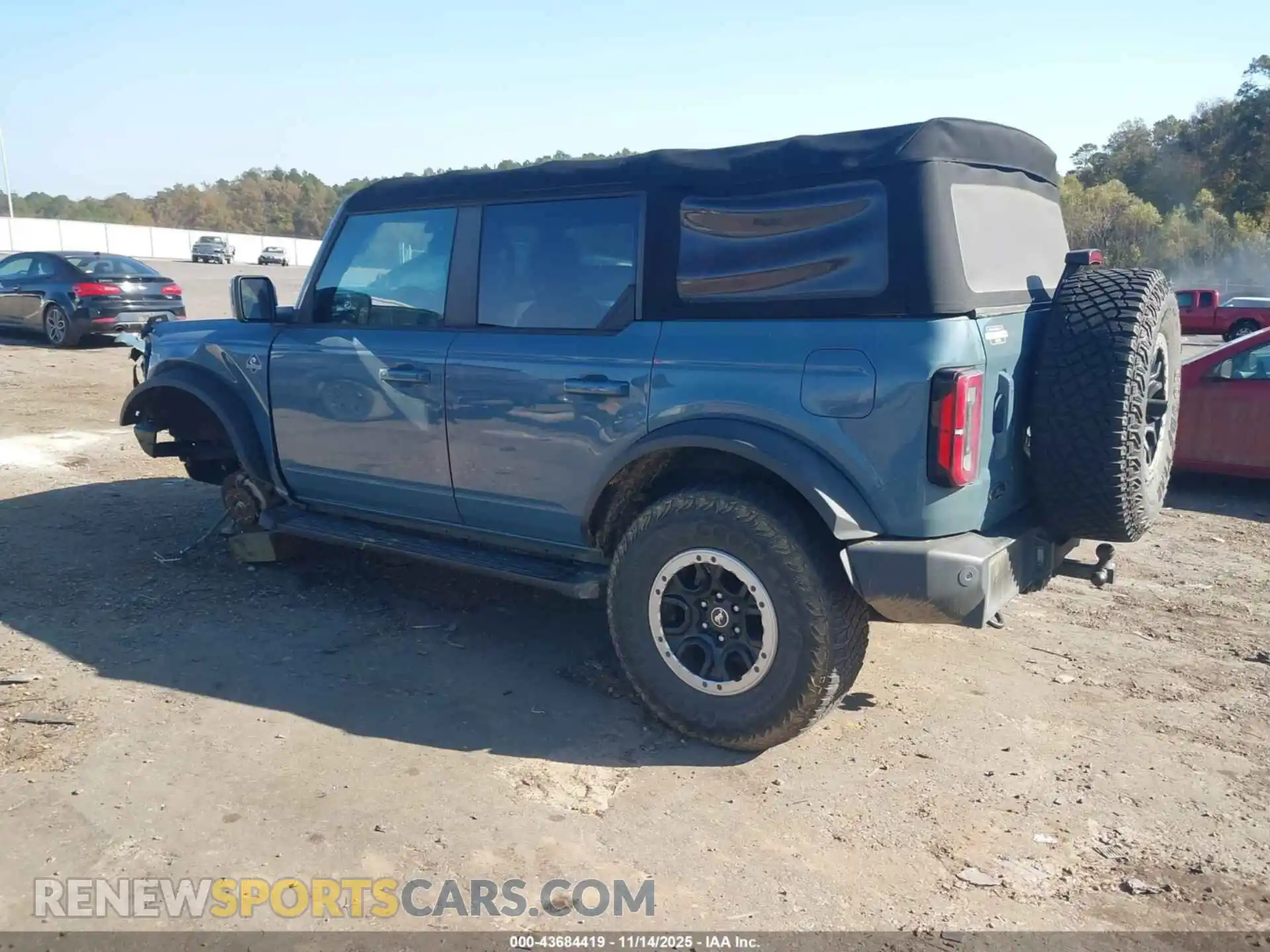 3 Photograph of a damaged car 1FMEE5DPXMLB08038 FORD BRONCO 2021