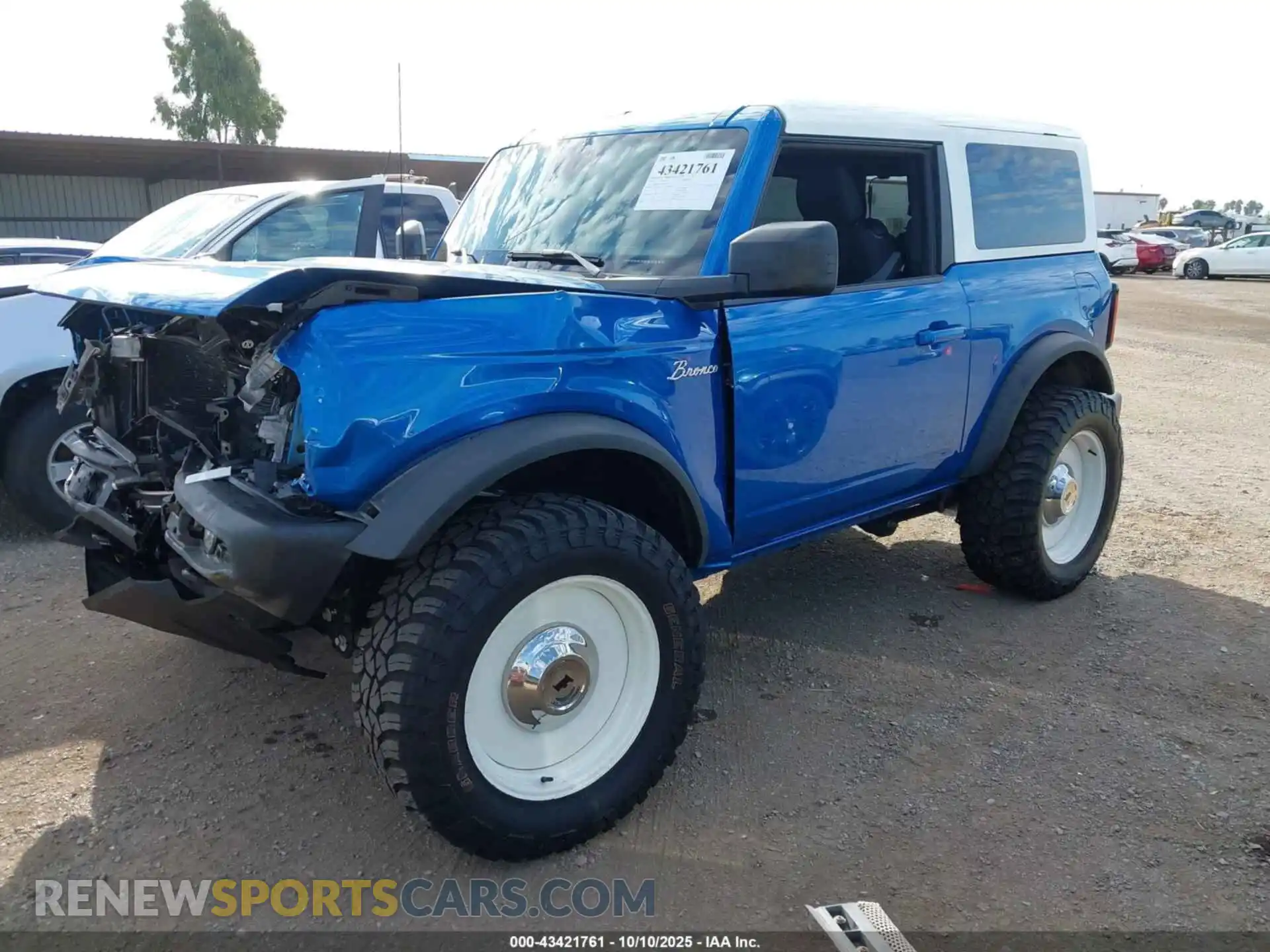2 fotografías del automóvil dañado 1FMDE5AP3NLB23692 FORD BRONCO 2022