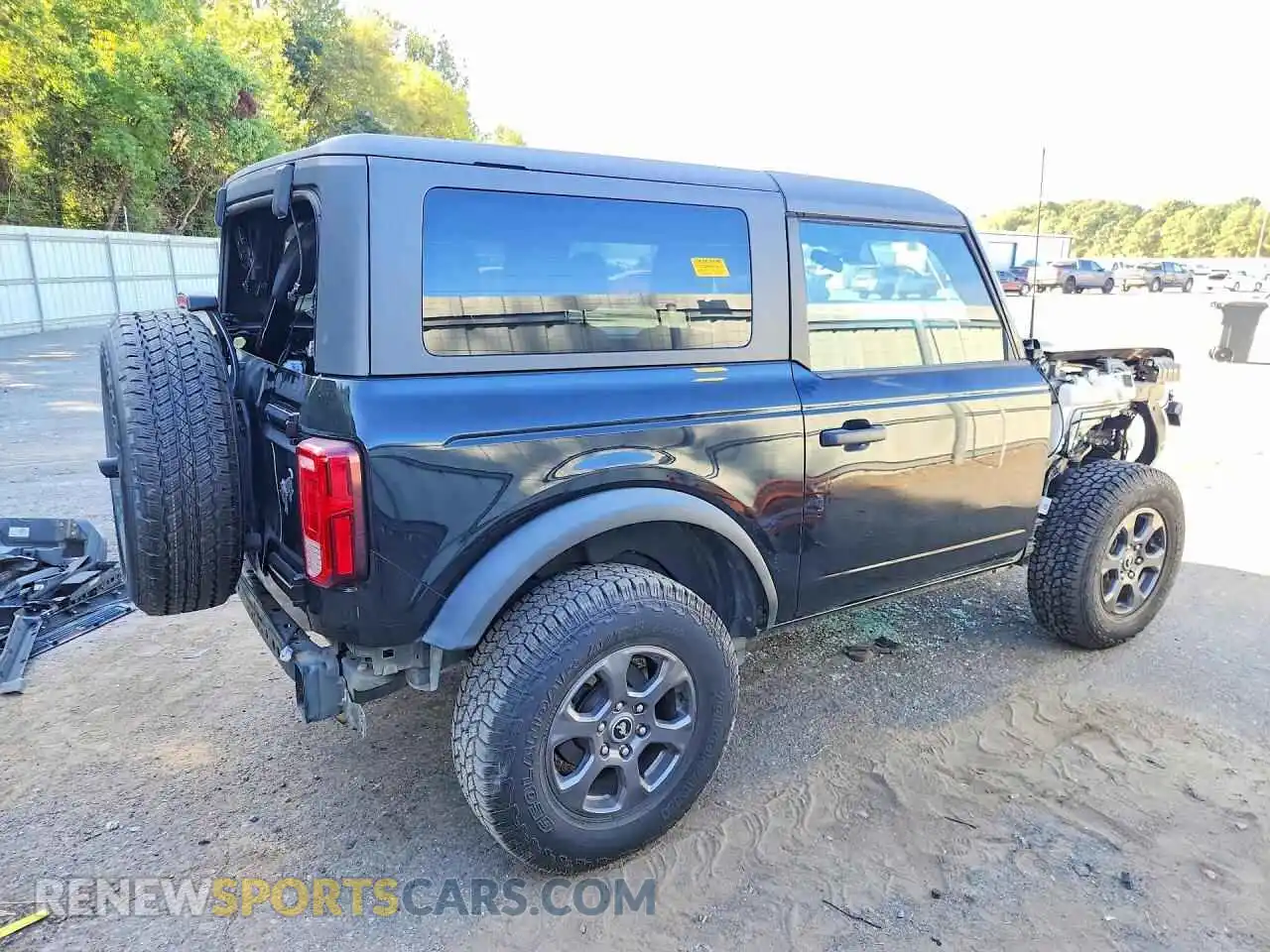 3 Photograph of a damaged car 1FMDE5APXNLB70783 FORD BRONCO 2022