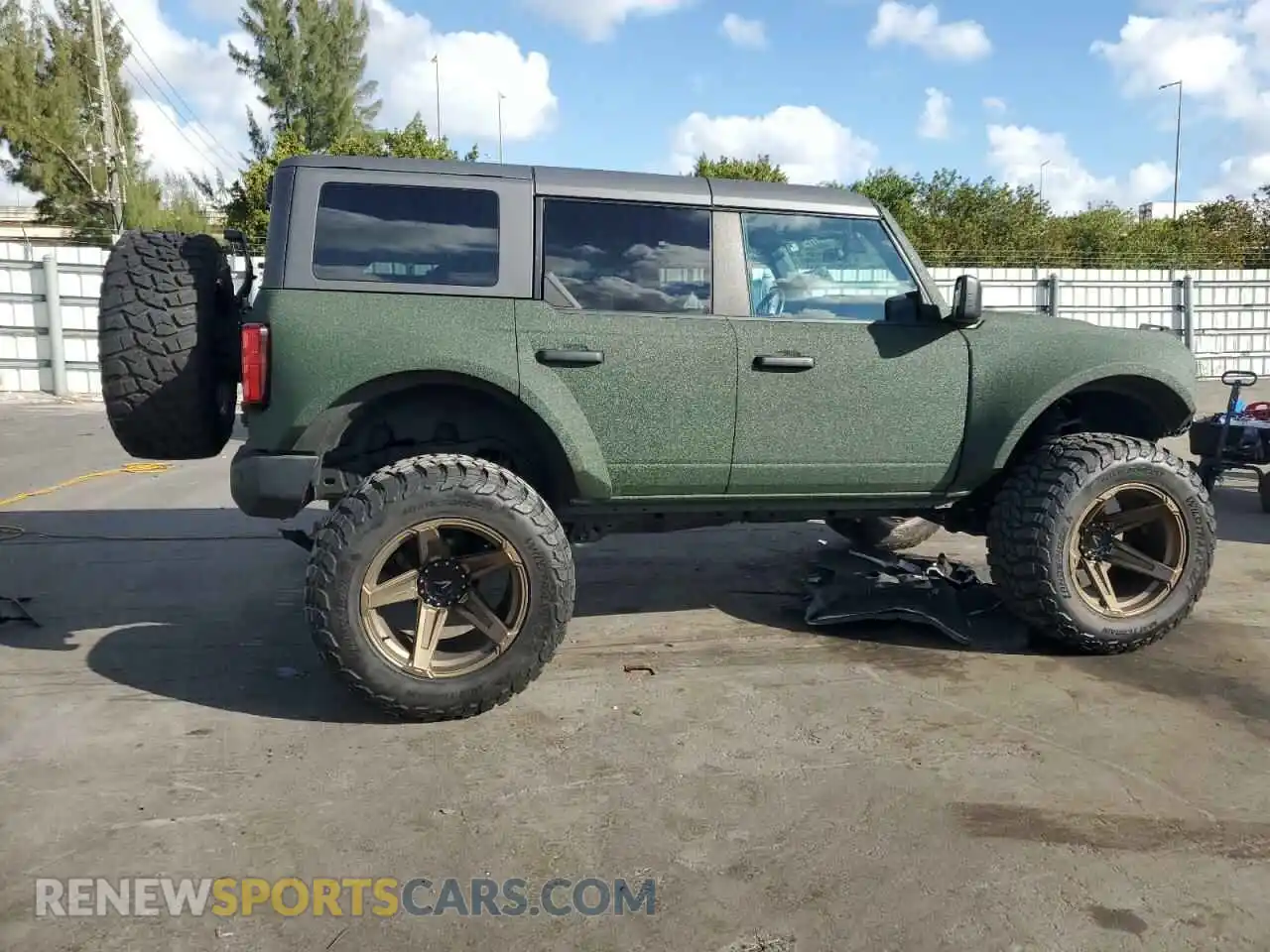 3 Photograph of a damaged car 1FMDE5BH2NLB28017 FORD BRONCO 2022
