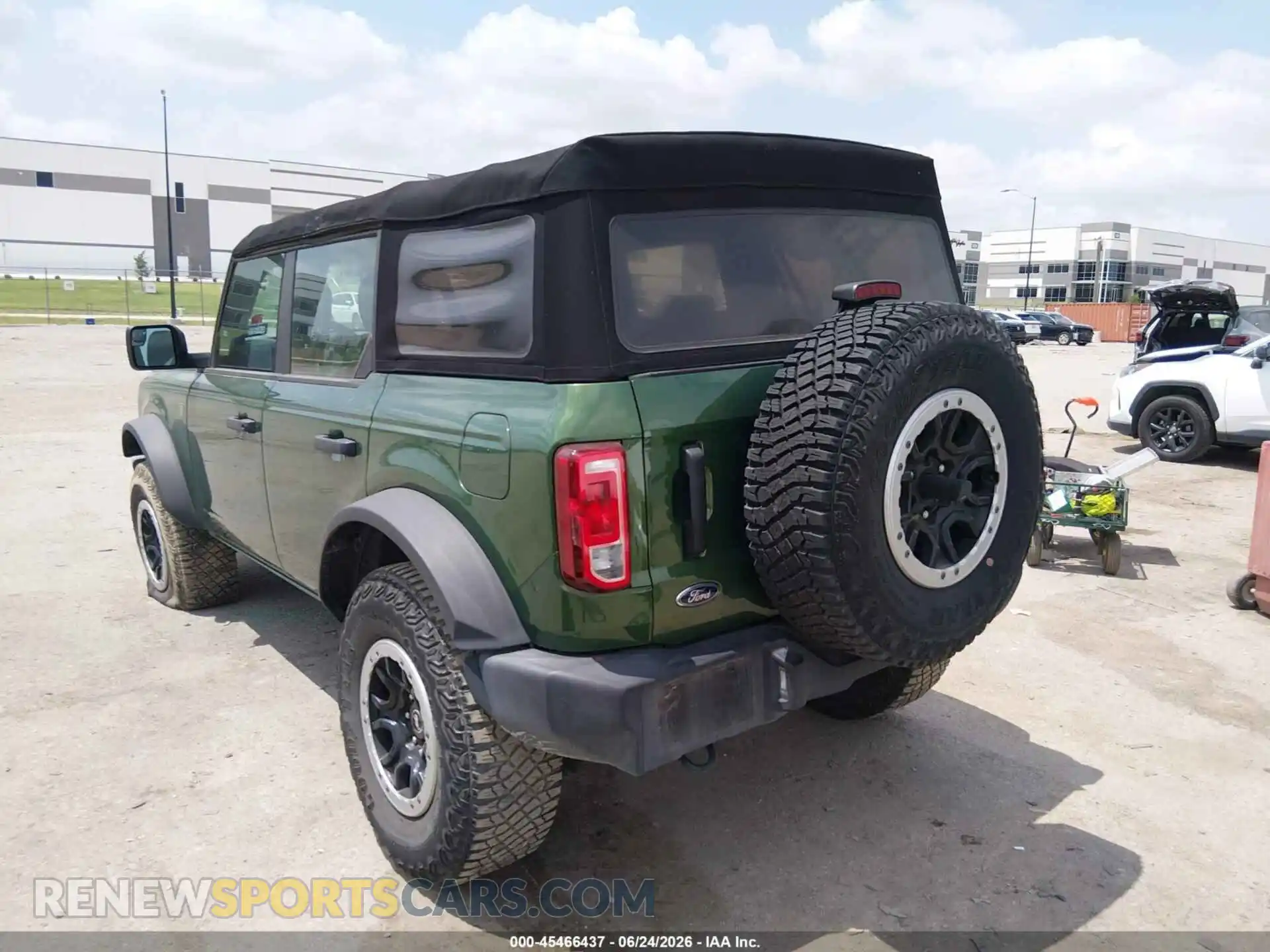 3 Photograph of a damaged car 1FMDE5DHXNLB15500 FORD BRONCO 2022