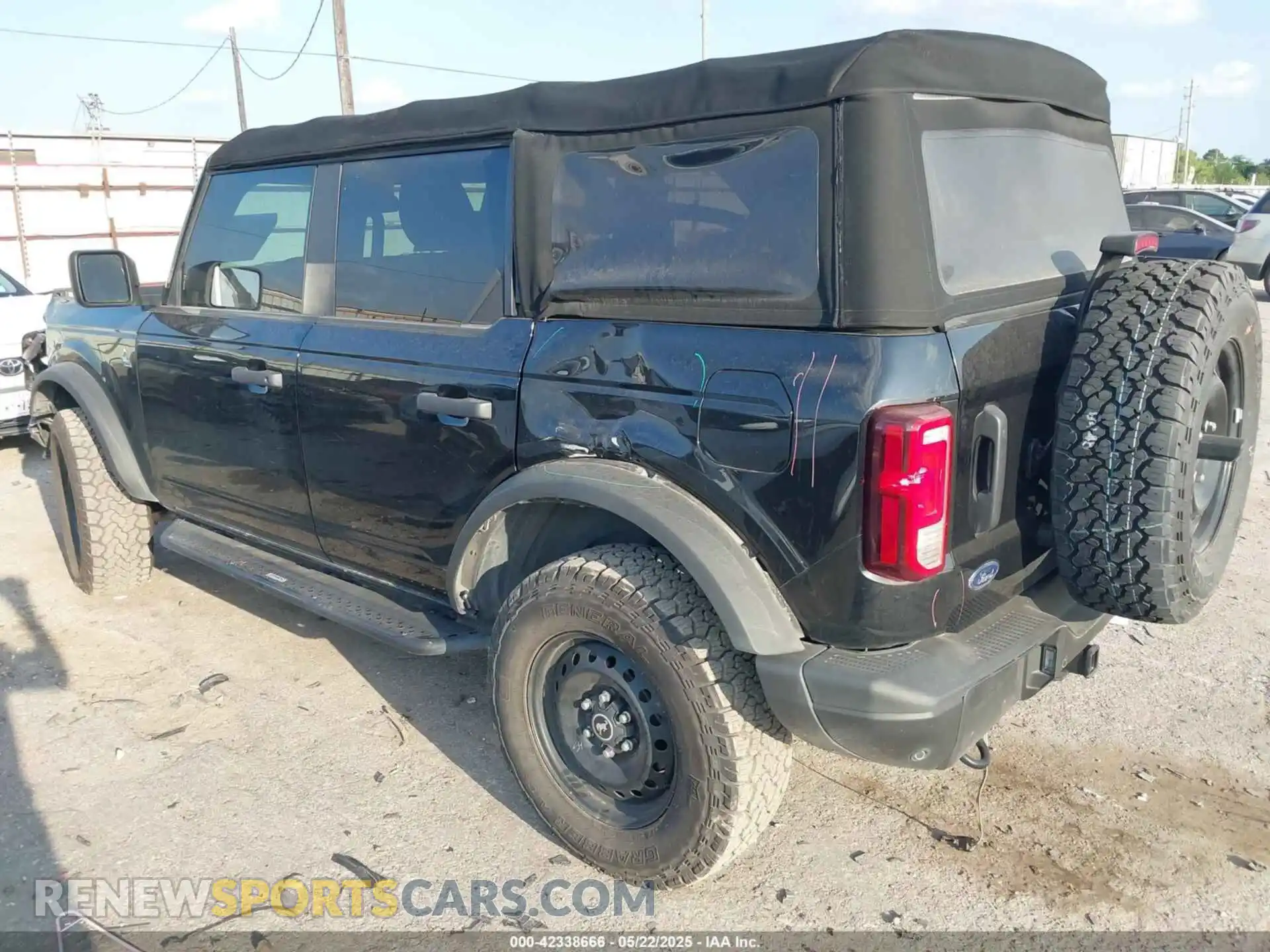 3 Photograph of a damaged car 1FMEE5BP3NLA74562 FORD BRONCO 2022
