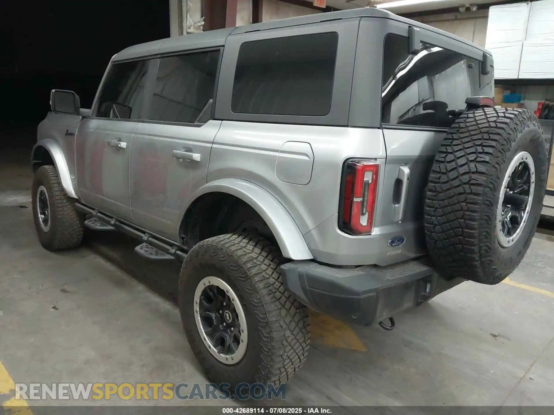 3 Photograph of a damaged car 1FMEE5BP6NLB61467 FORD BRONCO 2022