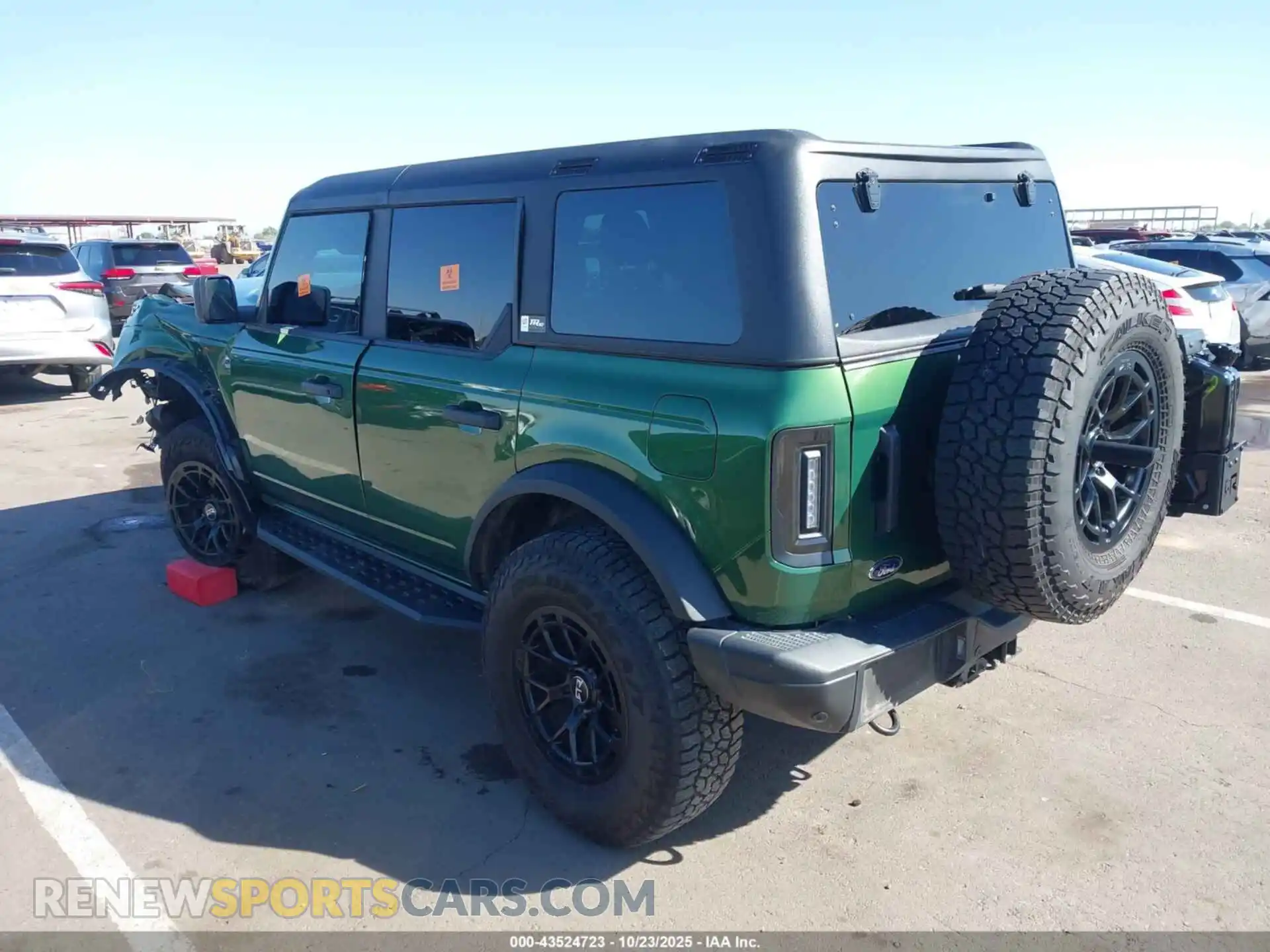 3 Photograph of a damaged car 1FMEE5BPXNLA75577 FORD BRONCO 2022