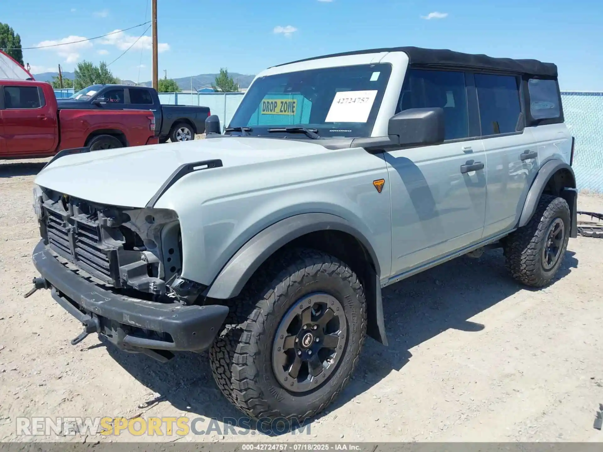 2 fotografías del automóvil dañado 1FMEE5DH3NLA71103 FORD BRONCO 2022