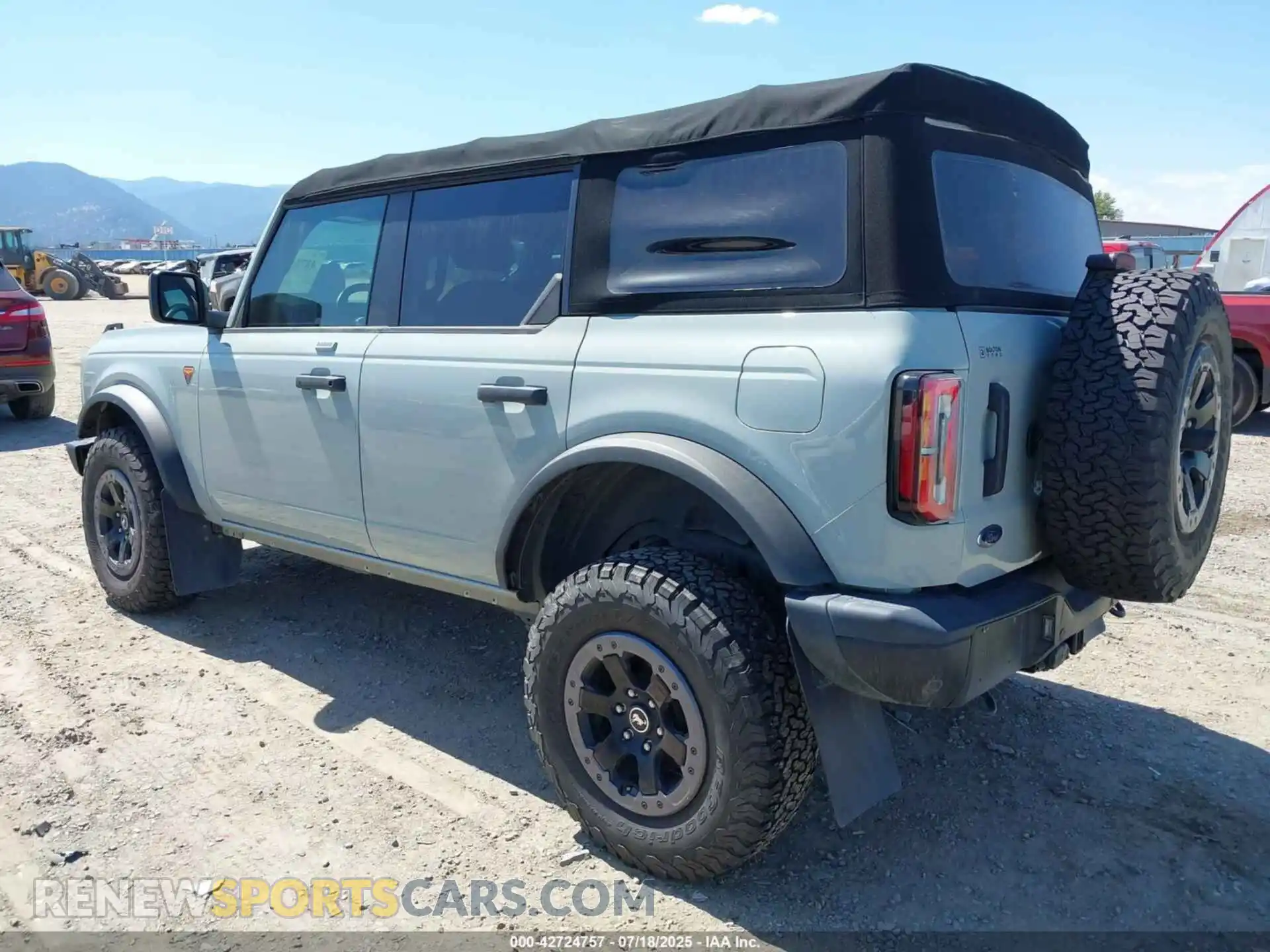 3 fotografías del automóvil dañado 1FMEE5DH3NLA71103 FORD BRONCO 2022
