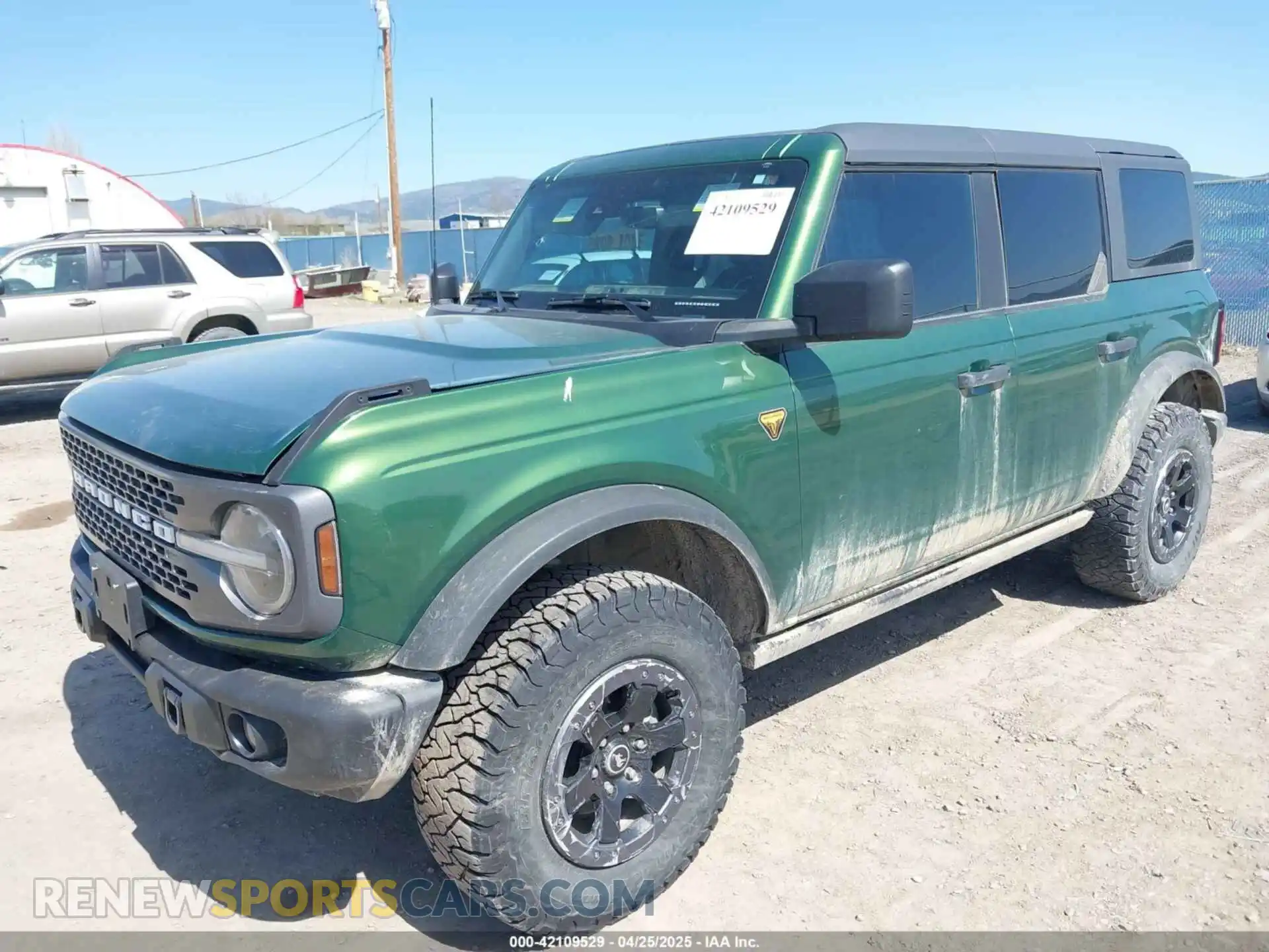 2 Photograph of a damaged car 1FMEE5DH4NLB47699 FORD BRONCO 2022