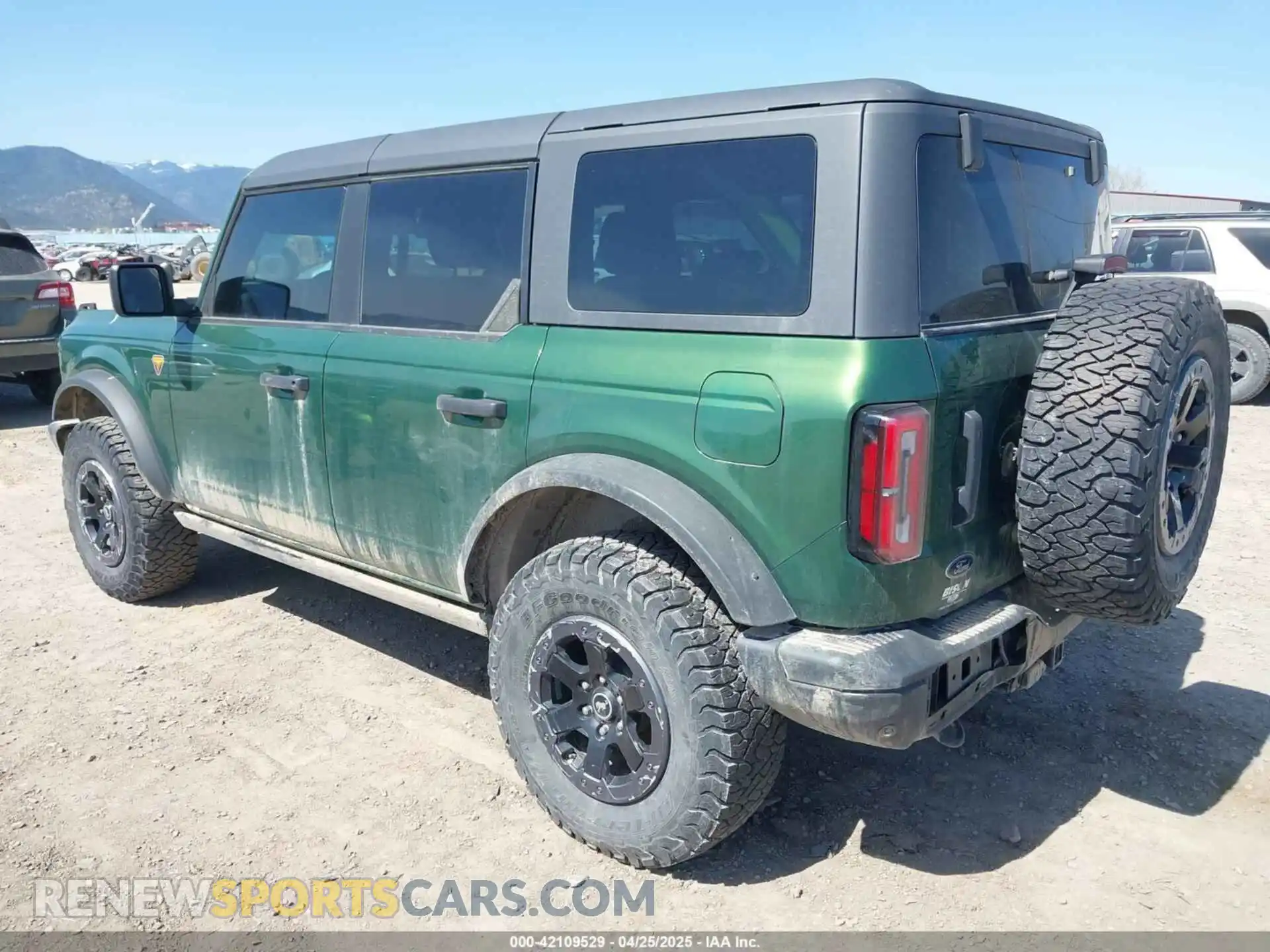 3 Photograph of a damaged car 1FMEE5DH4NLB47699 FORD BRONCO 2022
