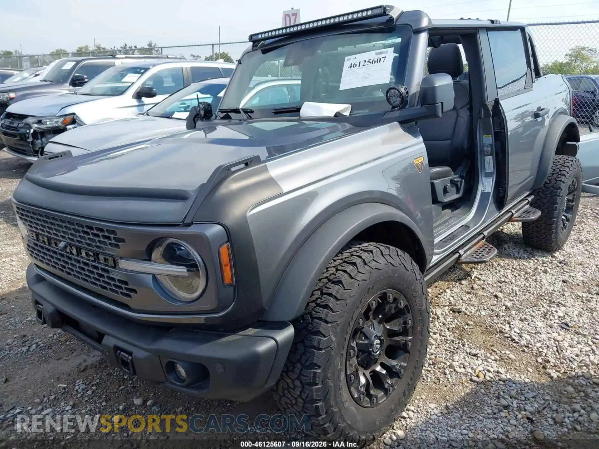 2 fotografías del automóvil dañado 1FMEE5DH6NLB88917 FORD BRONCO 2022