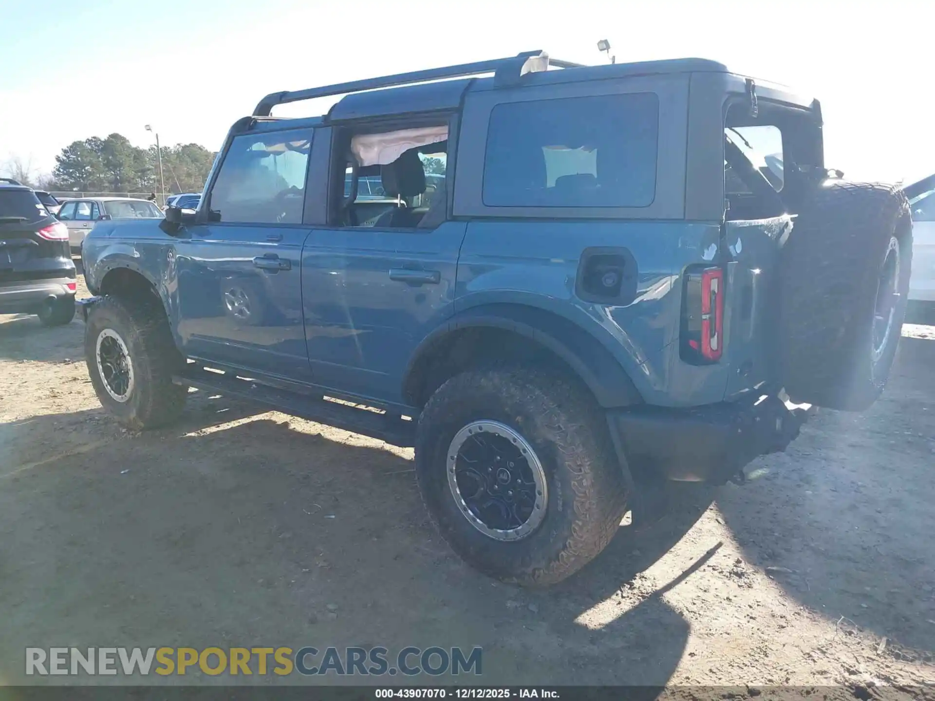 3 Photograph of a damaged car 1FMEE5DP1NLA71186 FORD BRONCO 2022