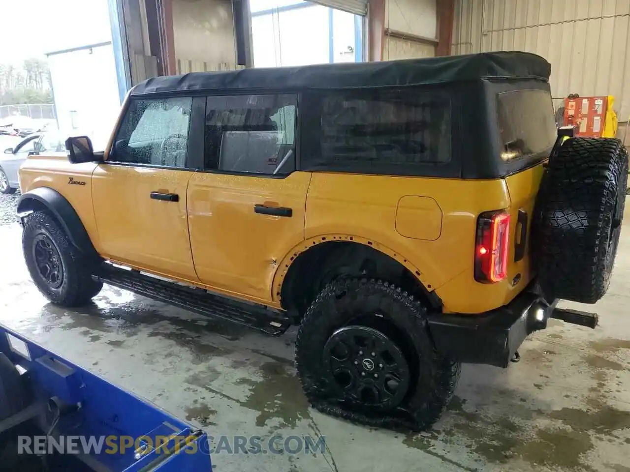 2 Photograph of a damaged car 1FMEE5DP1NLA92717 FORD BRONCO 2022
