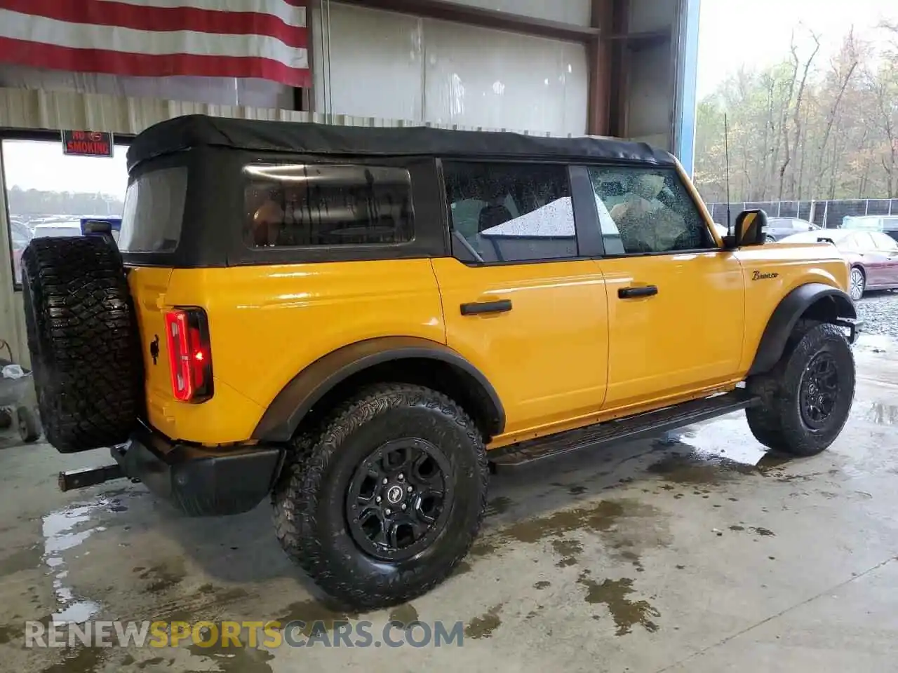 3 Photograph of a damaged car 1FMEE5DP1NLA92717 FORD BRONCO 2022